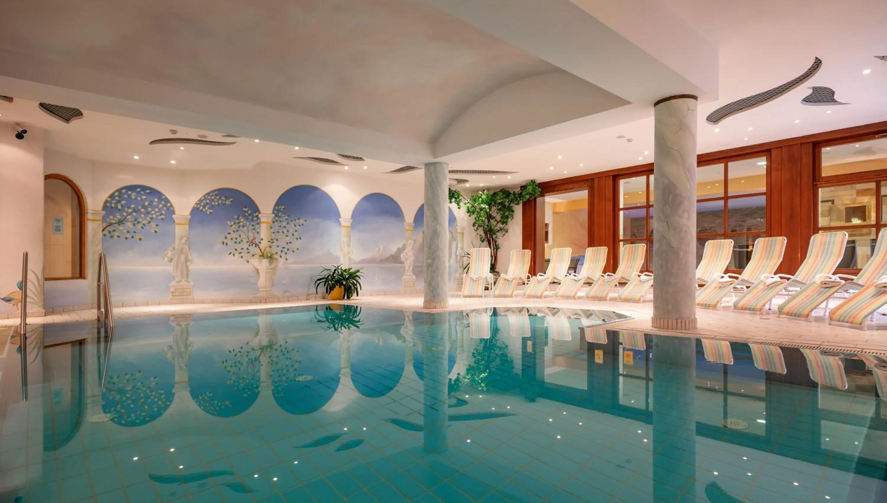 Swimming pool in Hotel Sonnschein