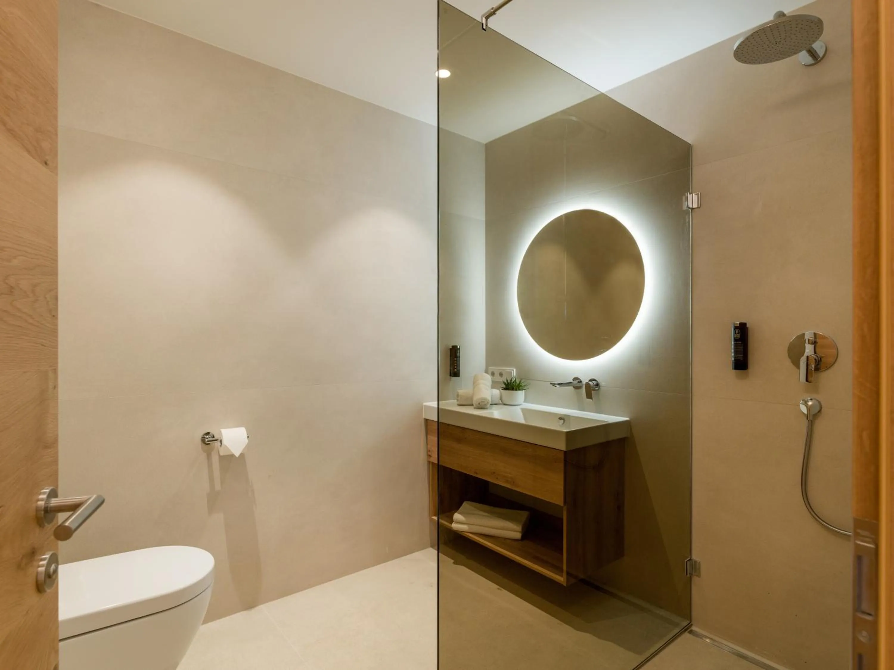 Shower in Hotel Sonnschein