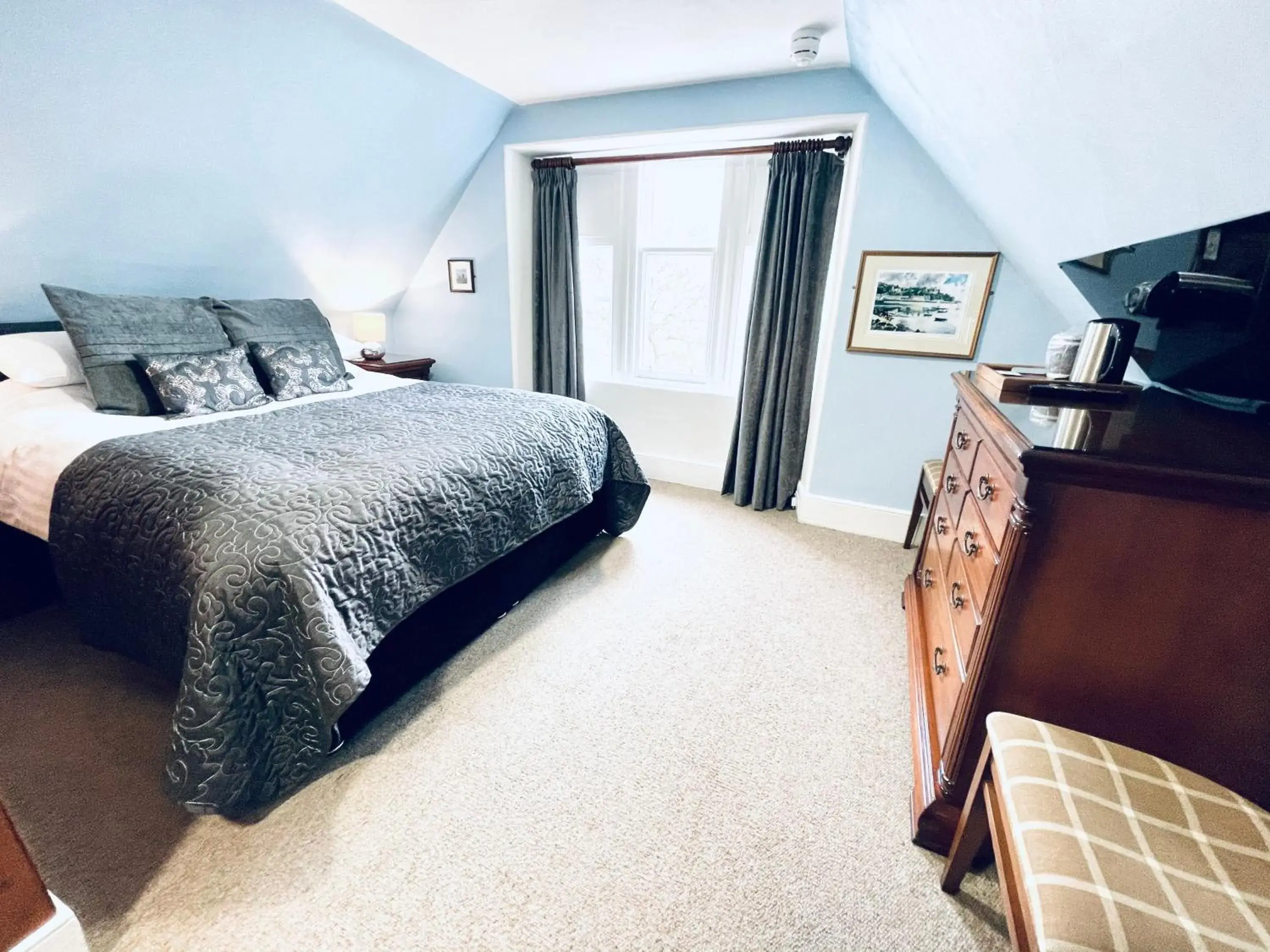 Small Double Room in Invergarry Hotel Small Double Room in Invergarry Hotel