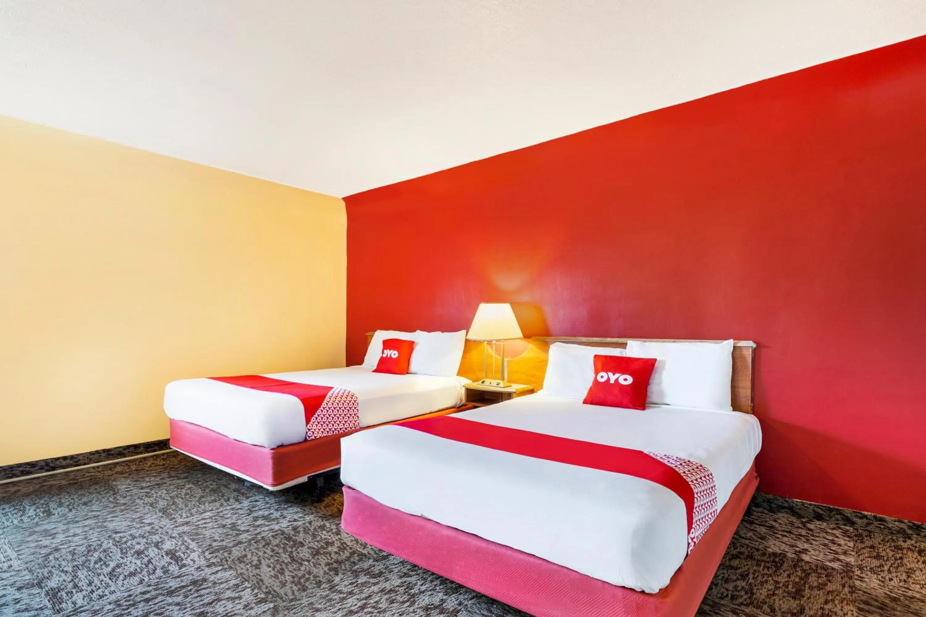 Bedroom, Bed in OYO Hotel North Lima OH - Boardman