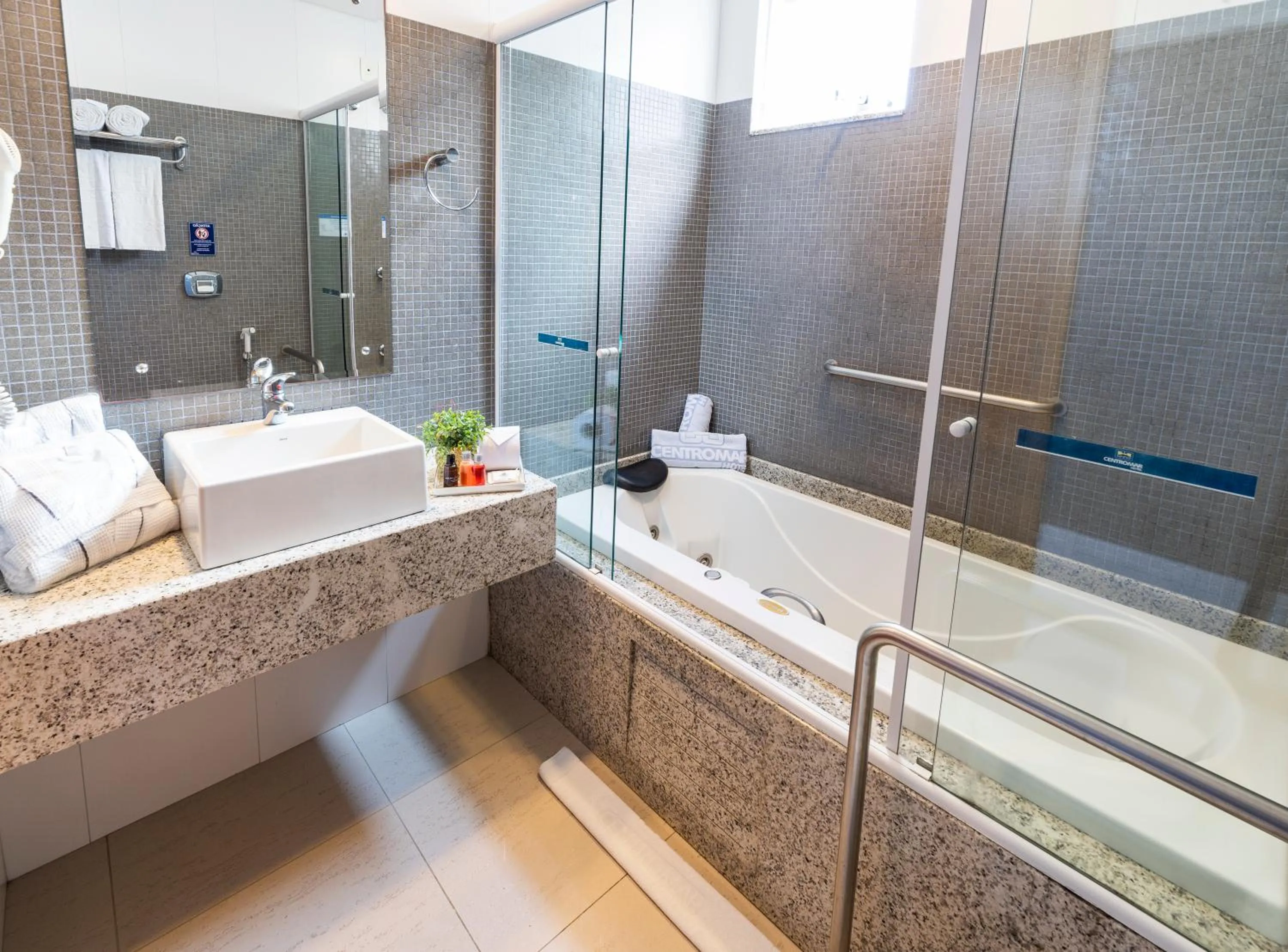 Toilet in Centromar Hotel