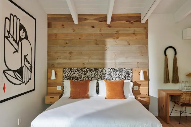 Bedroom, Bed in Woodstock Way Hotel