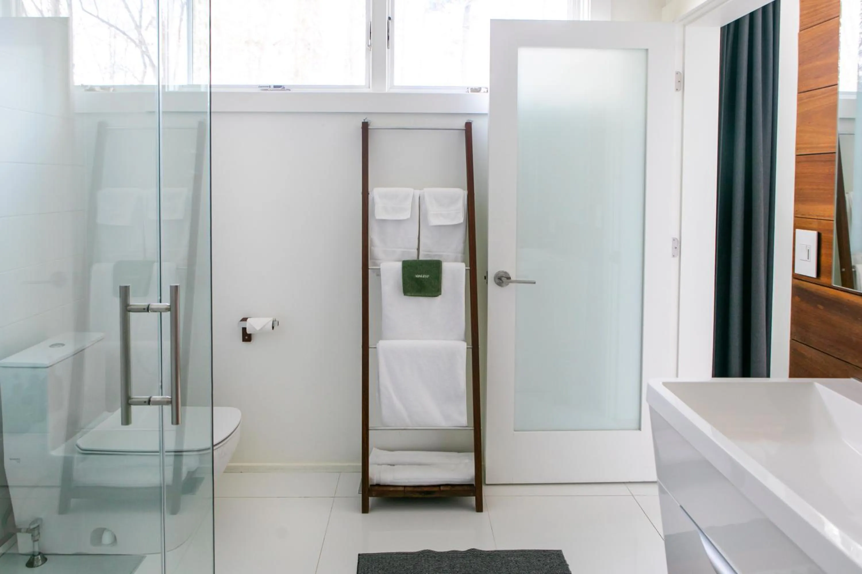 Bathroom in Woodstock Way Hotel