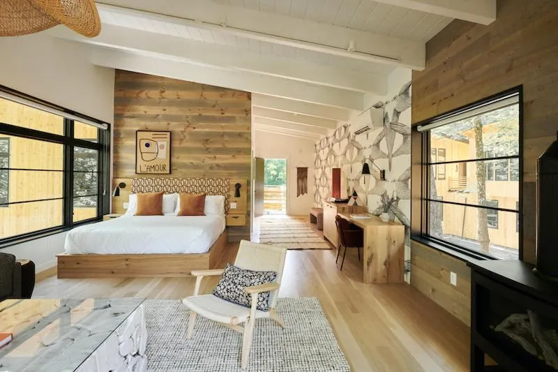 Photo of the whole room, Bed in Woodstock Way Hotel