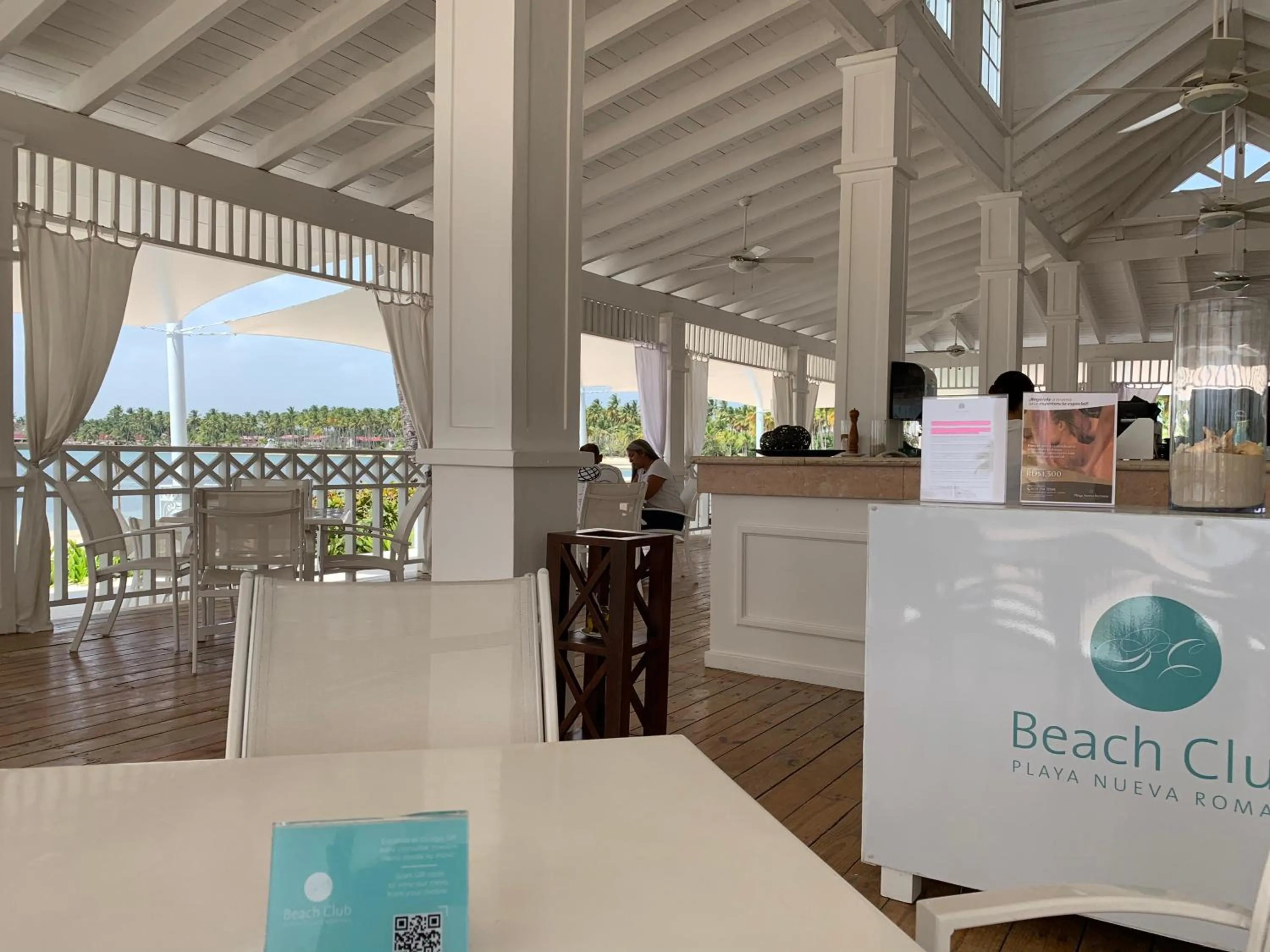 Restaurant/places to eat in Villa Real Playa Nueva Romana