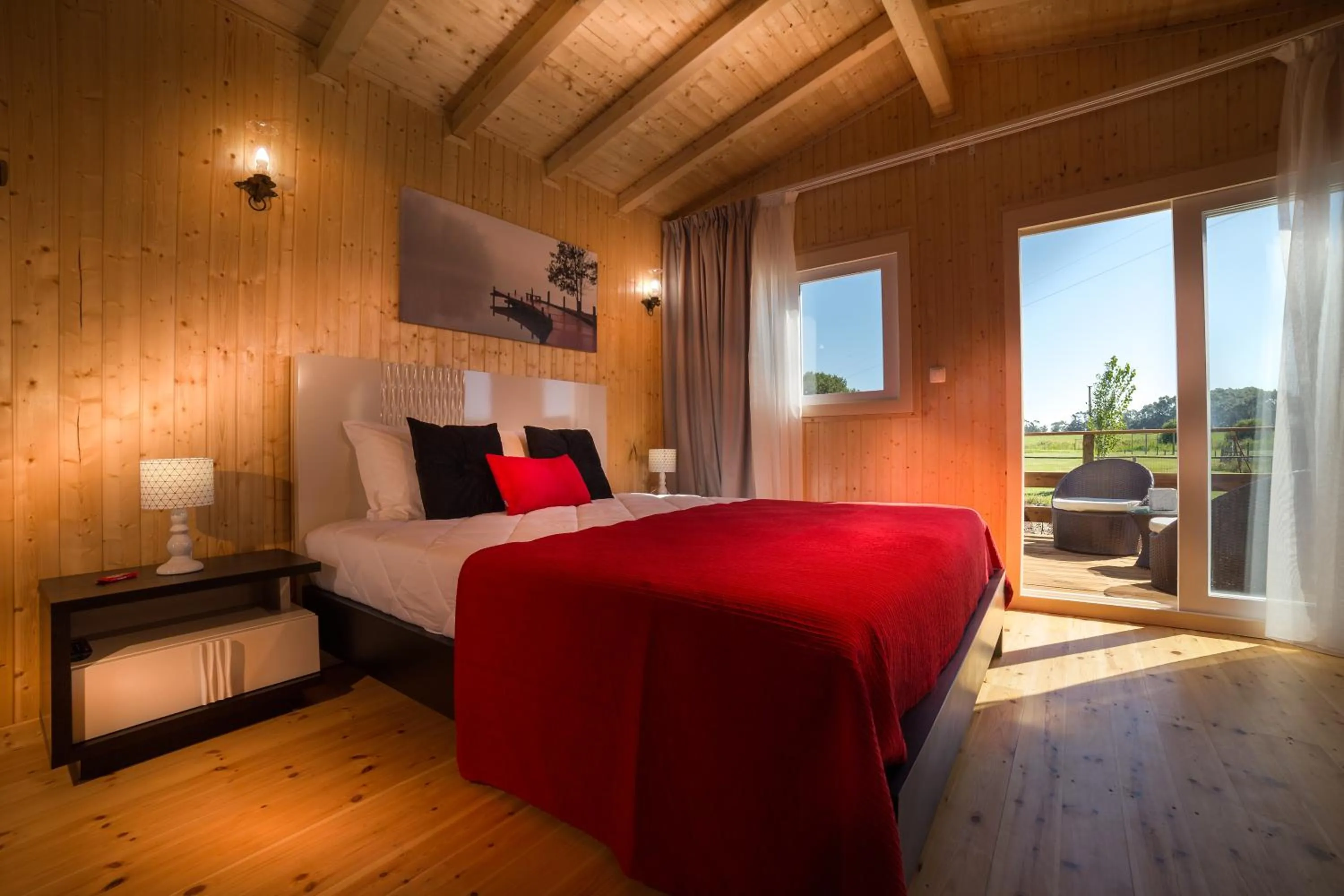 Photo of the whole room, Bed in Monte do Zeca