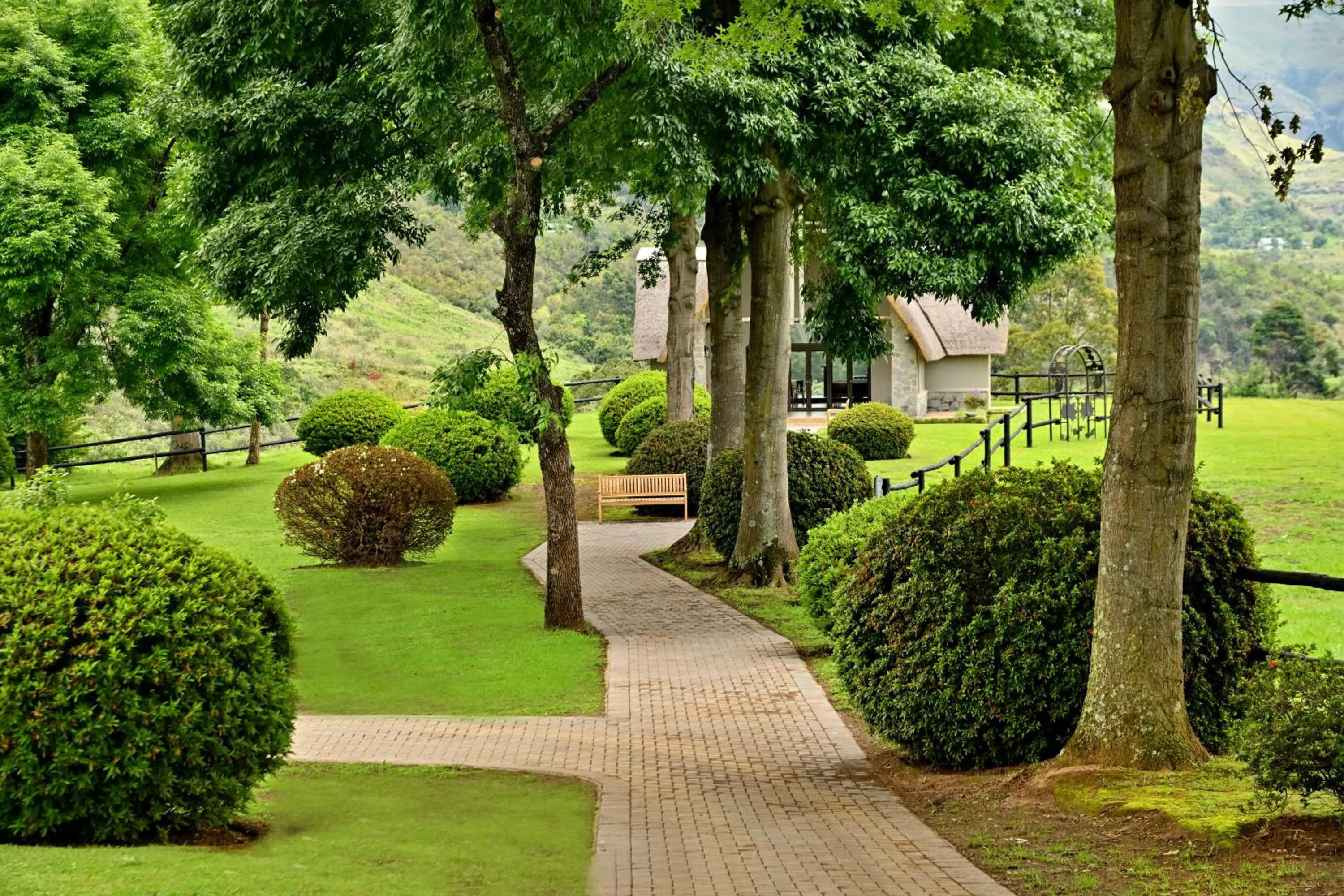 Champagne Castle Hotel