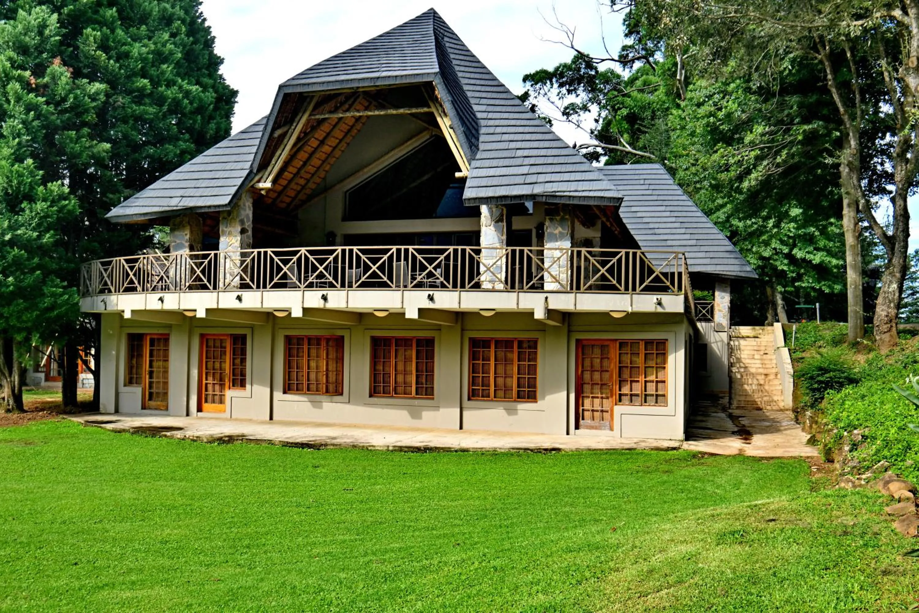 Champagne Castle Hotel