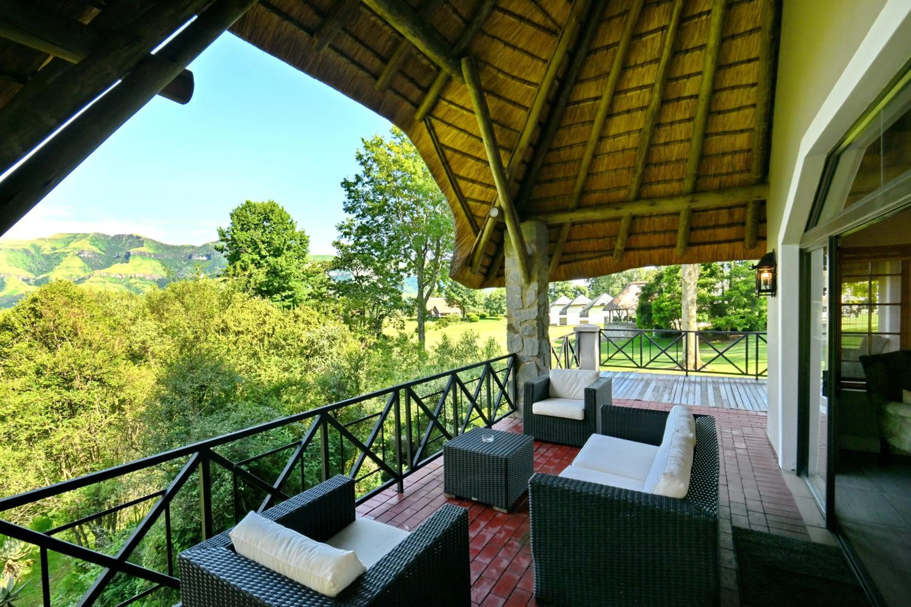 Champagne Castle Hotel