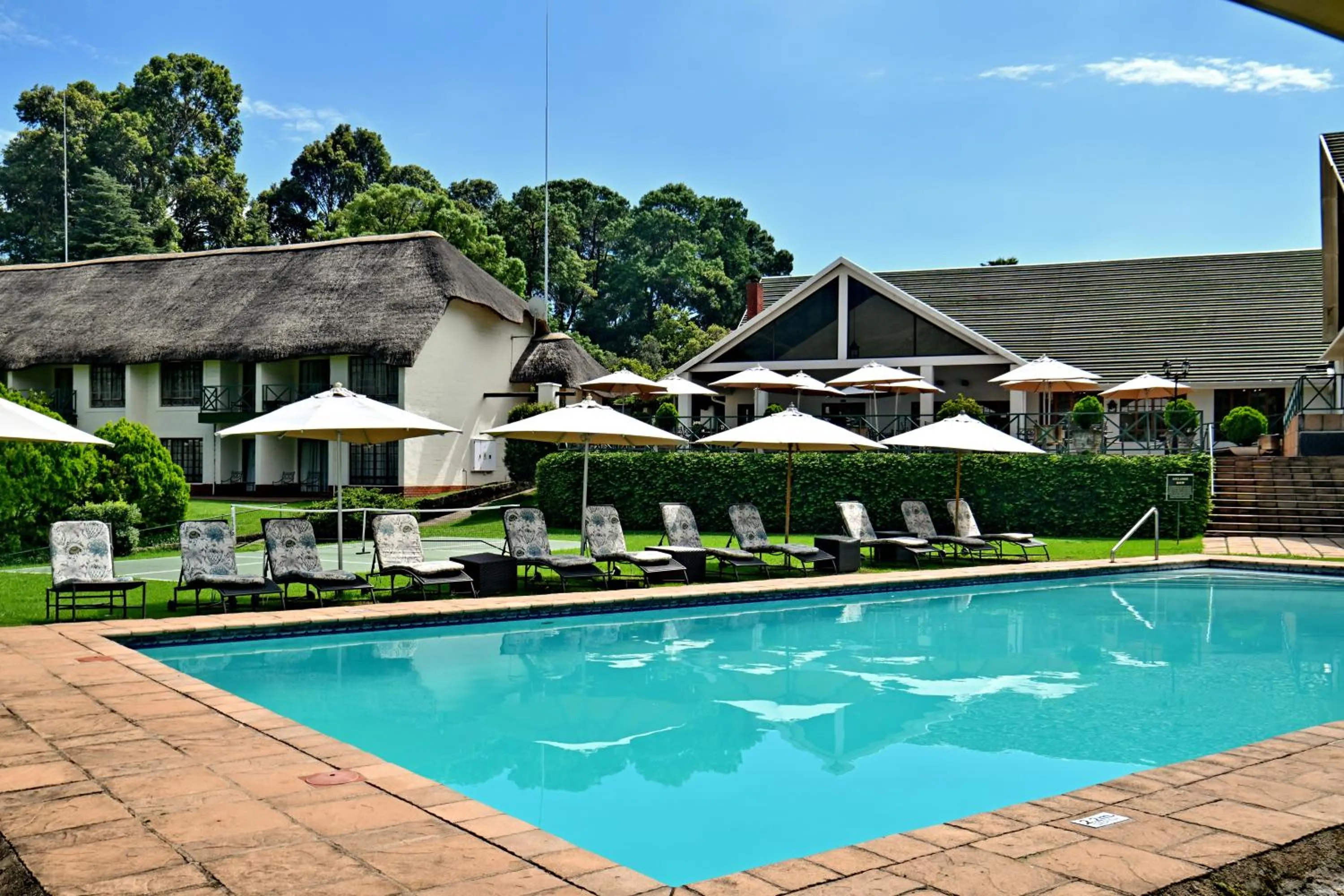 Champagne Castle Hotel