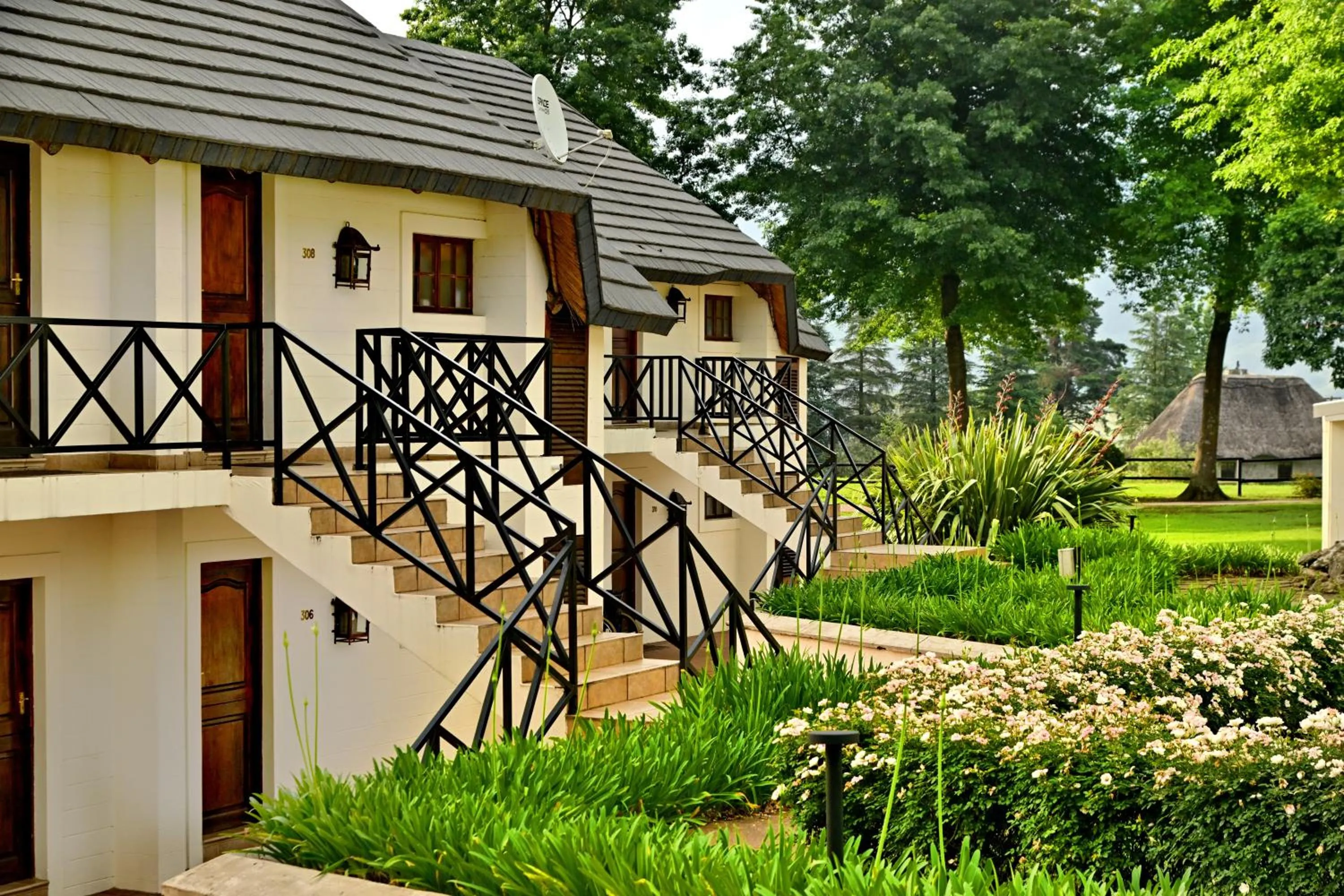 Champagne Castle Hotel