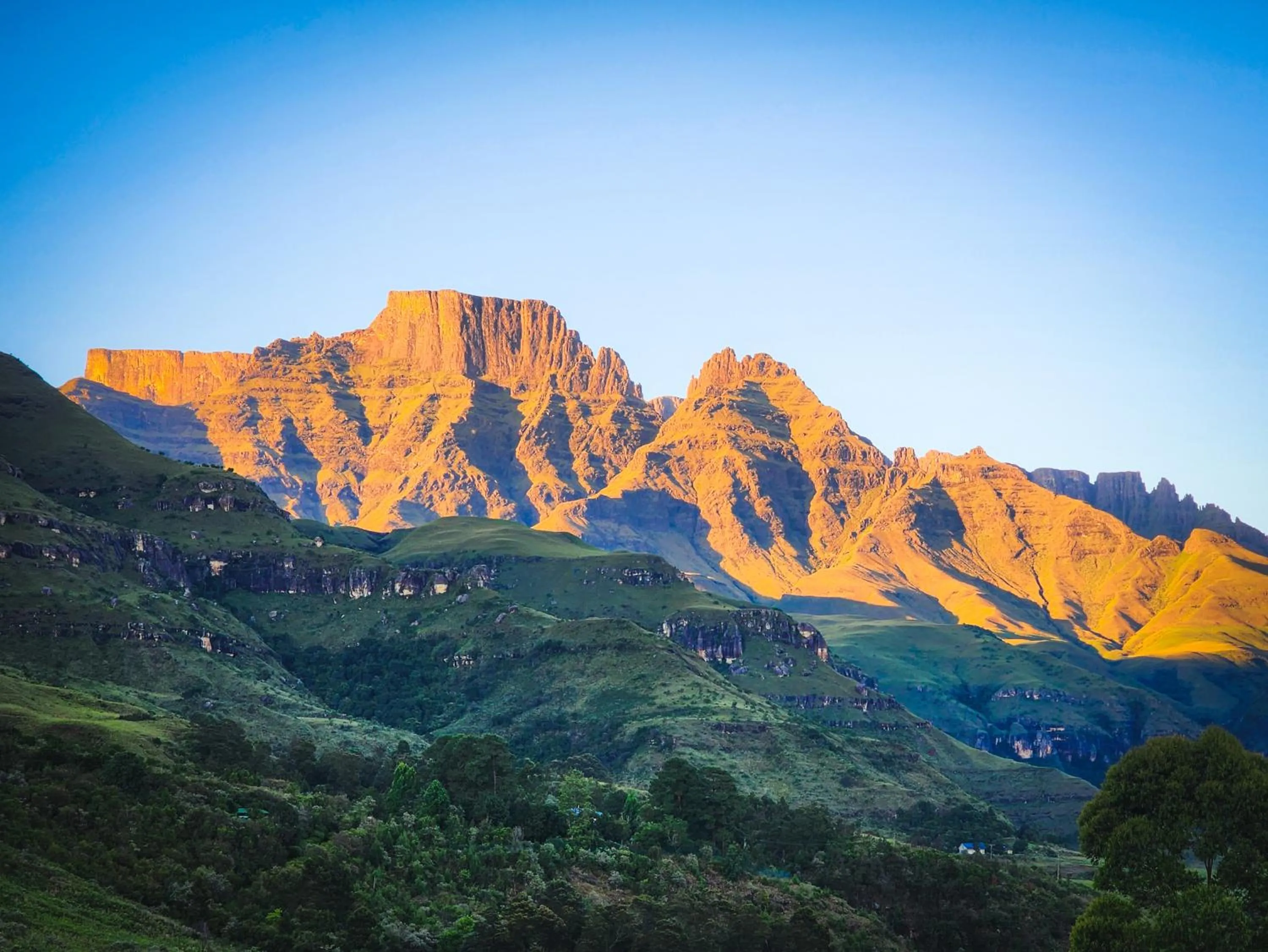 Champagne Castle Hotel