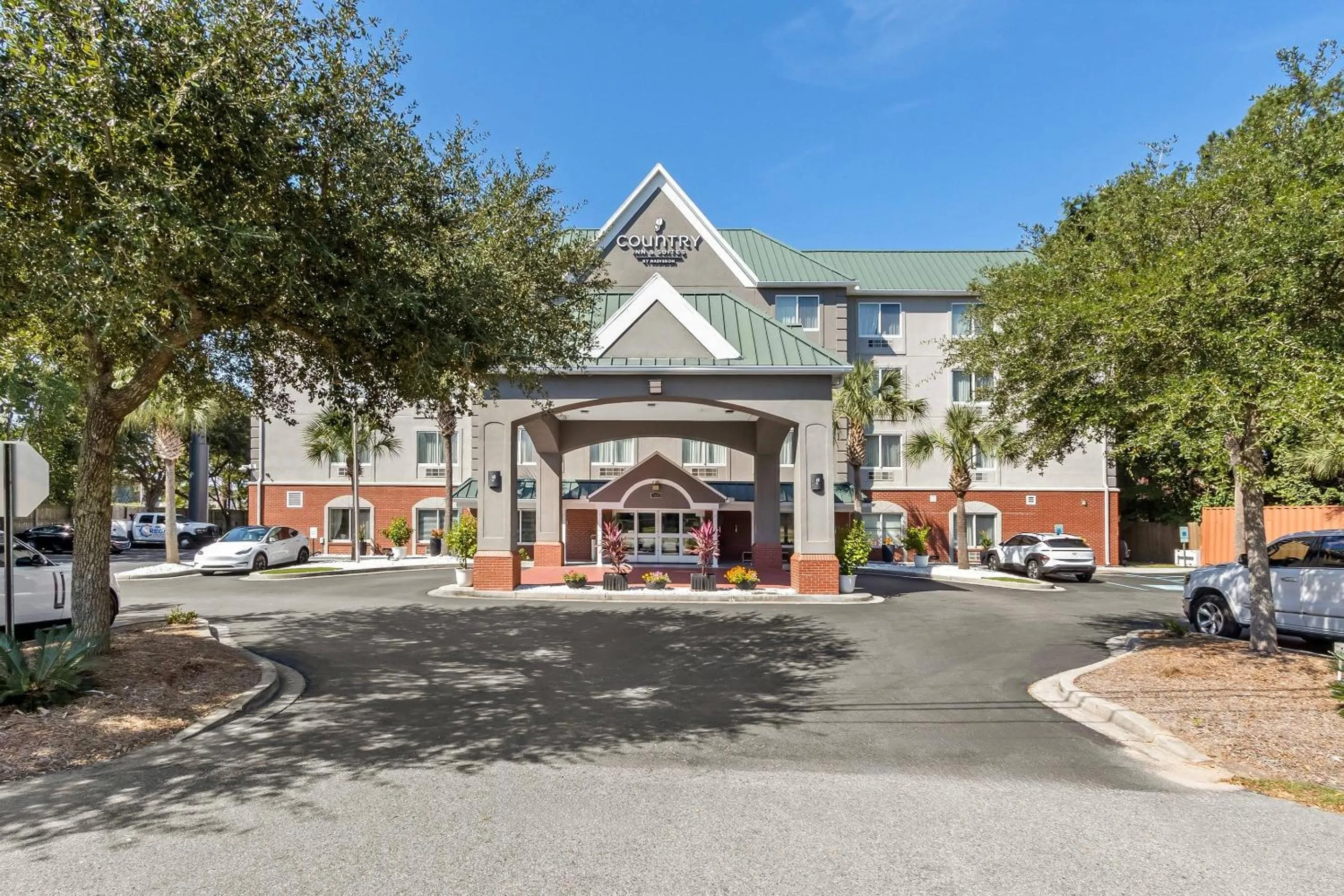Property building in Country Inn & Suites By Radisson, Charleston North, SC
