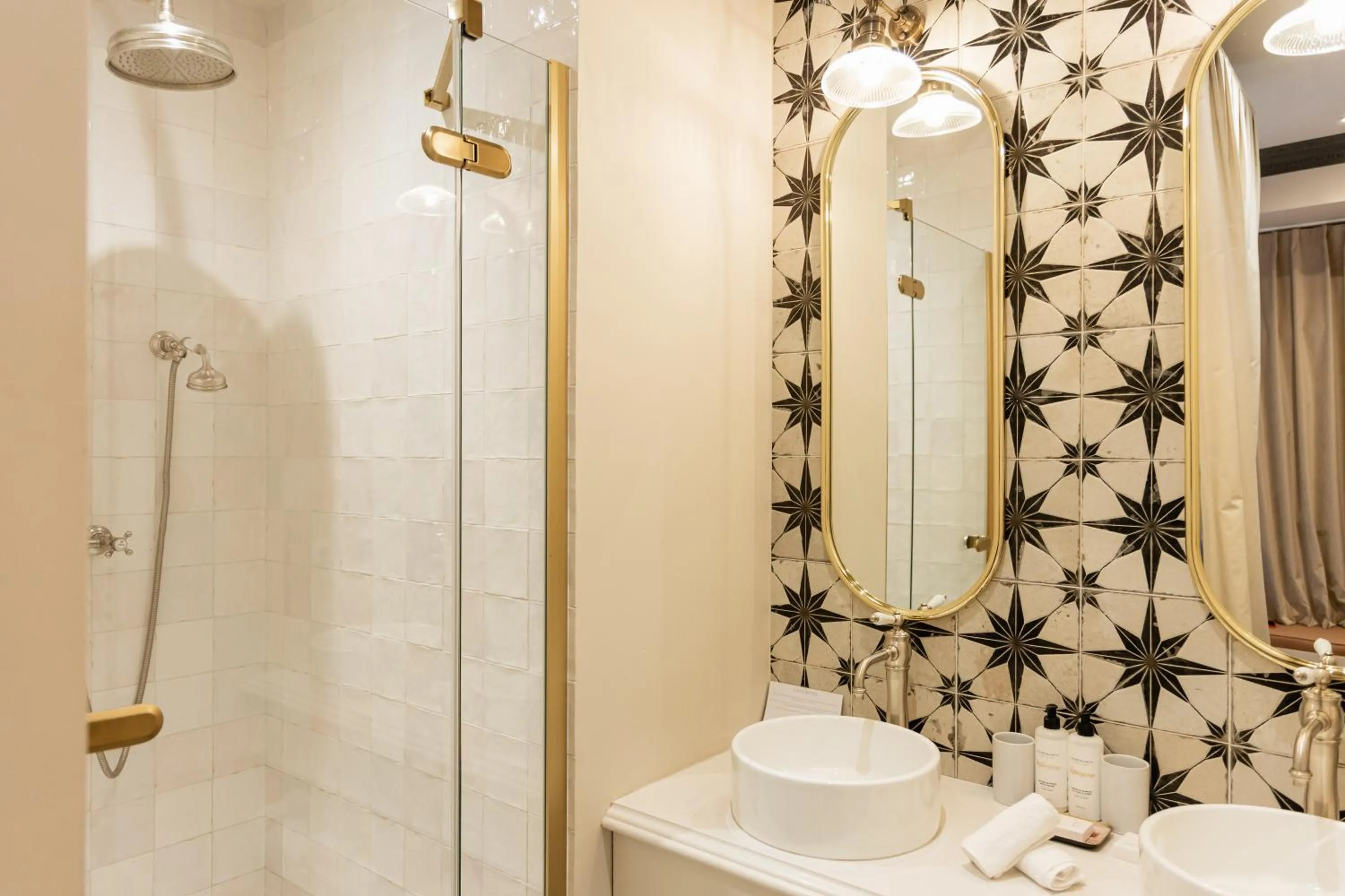 Bathroom in Château Léognan, Domaine viticole - proche Bordeaux