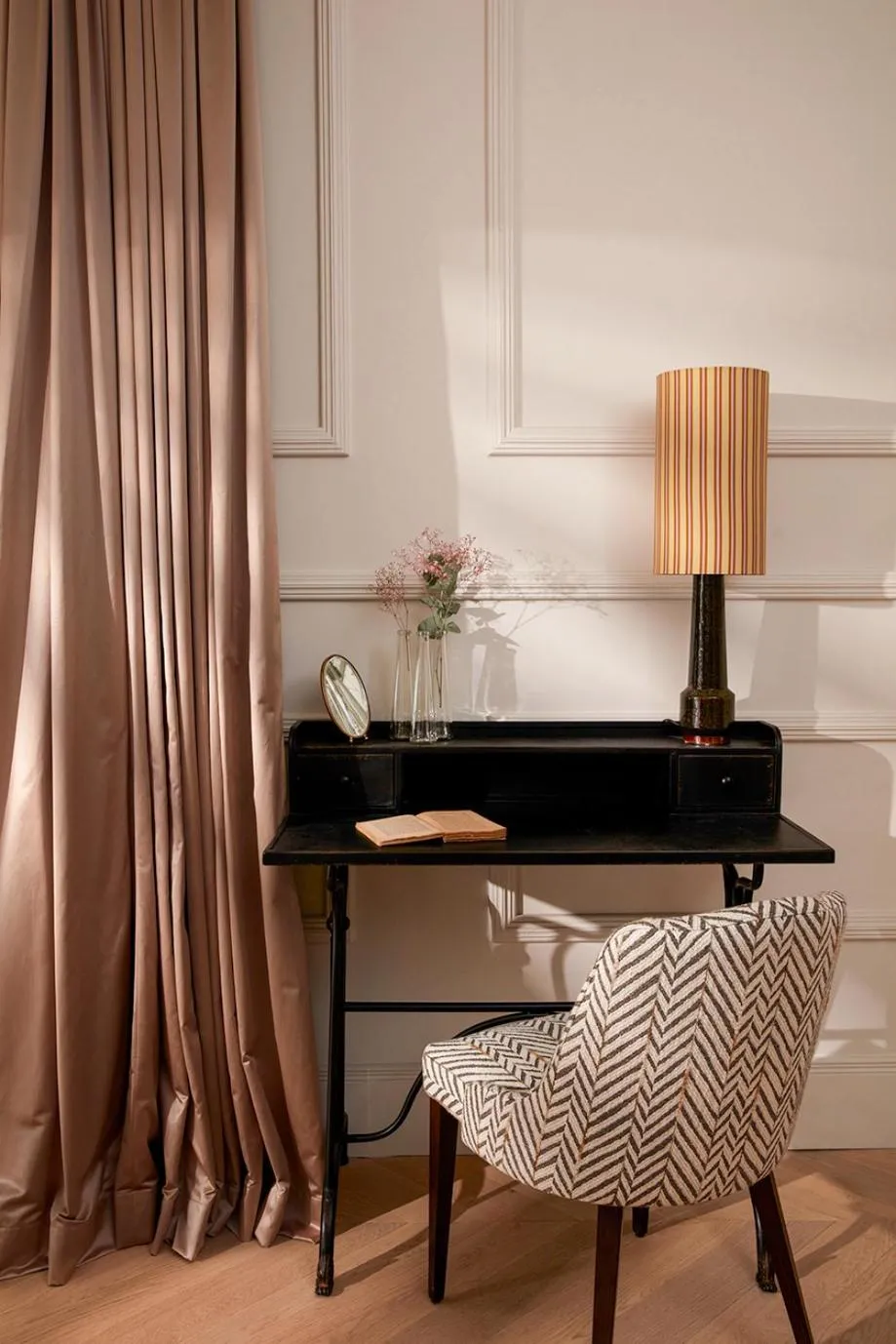 Decorative detail in Château Léognan, Domaine viticole - proche Bordeaux