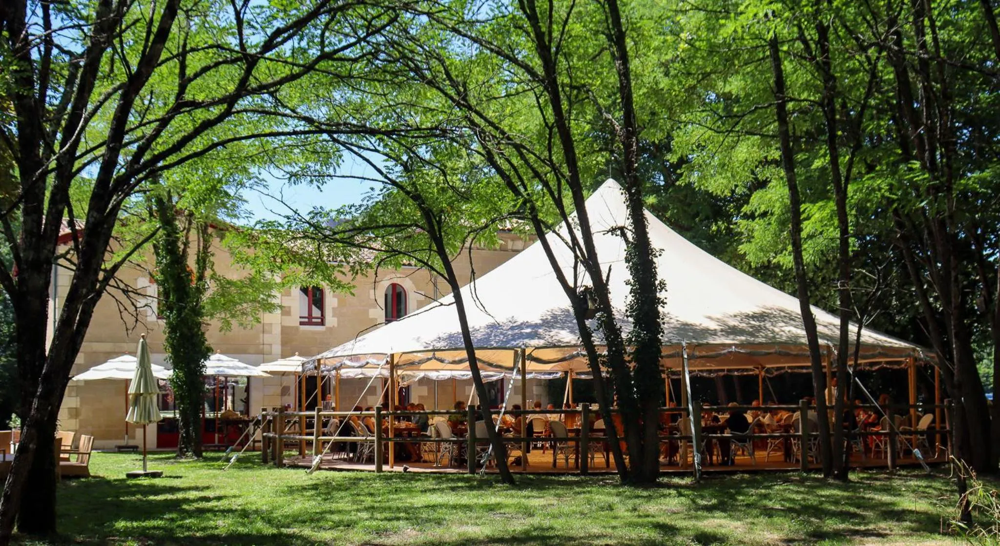 Restaurant/places to eat in Château Léognan, Domaine viticole - proche Bordeaux