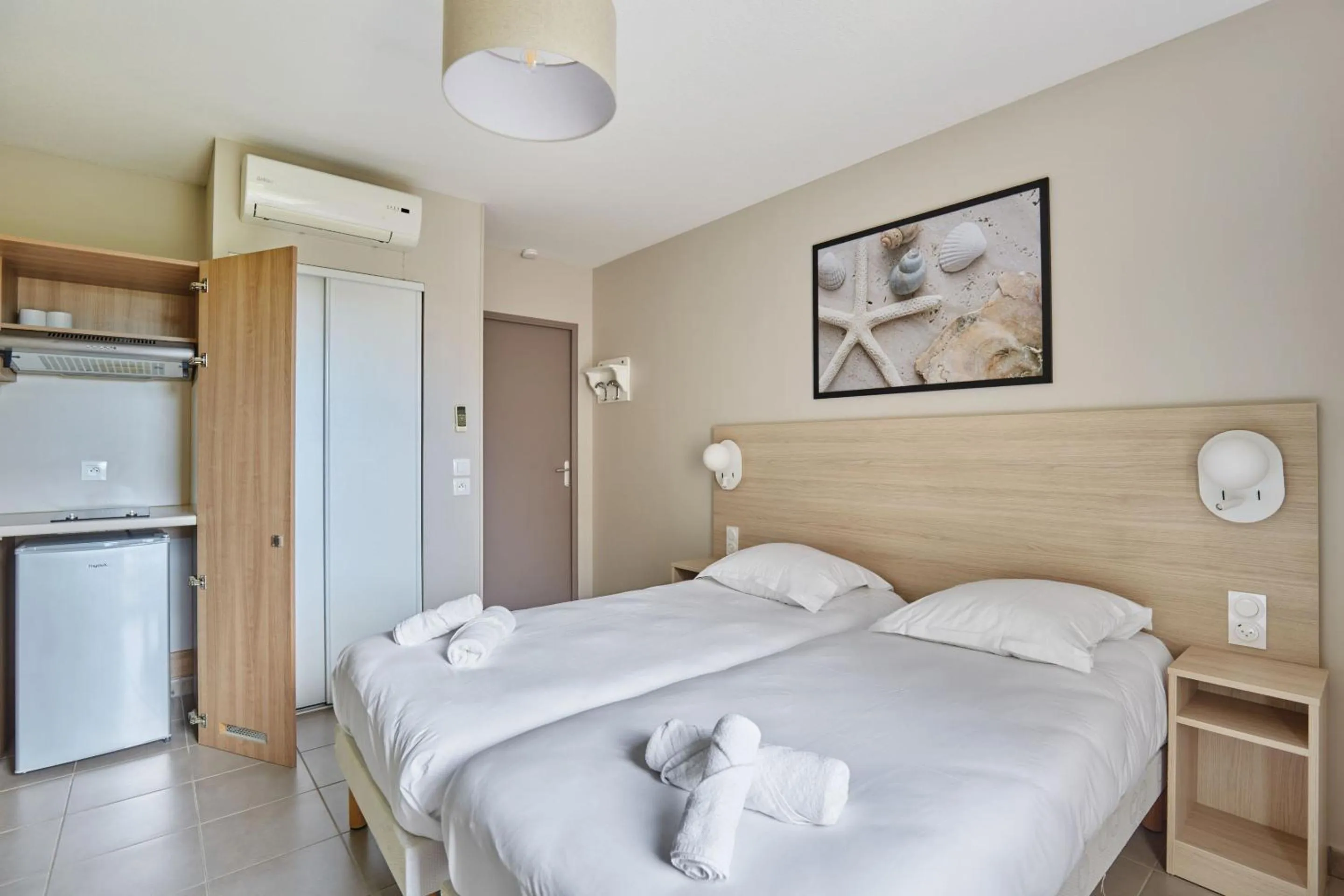 Bedroom, Bed in Résidence Odalys Les Océanides