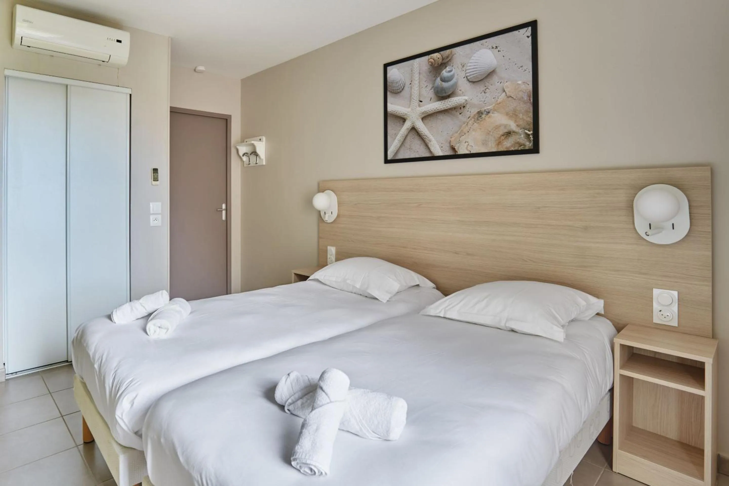 Bedroom, Bed in Résidence Odalys Les Océanides