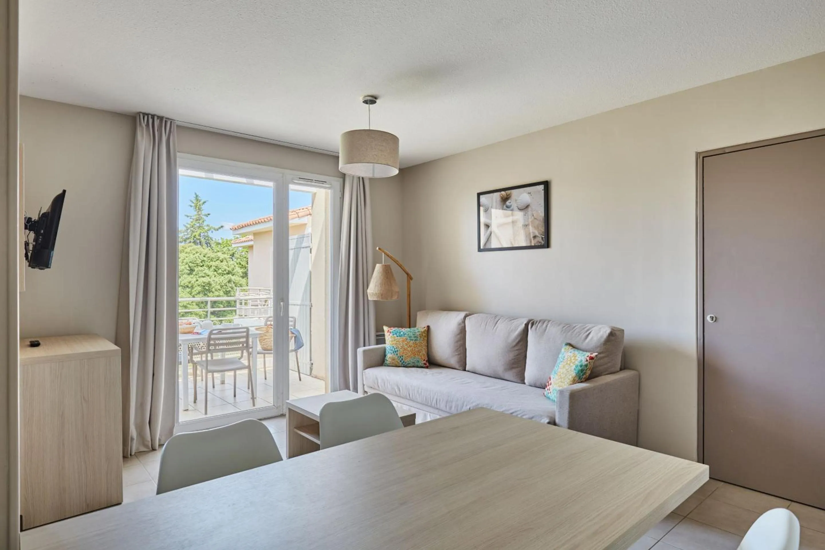 Dining area, Bed in Résidence Odalys Les Océanides