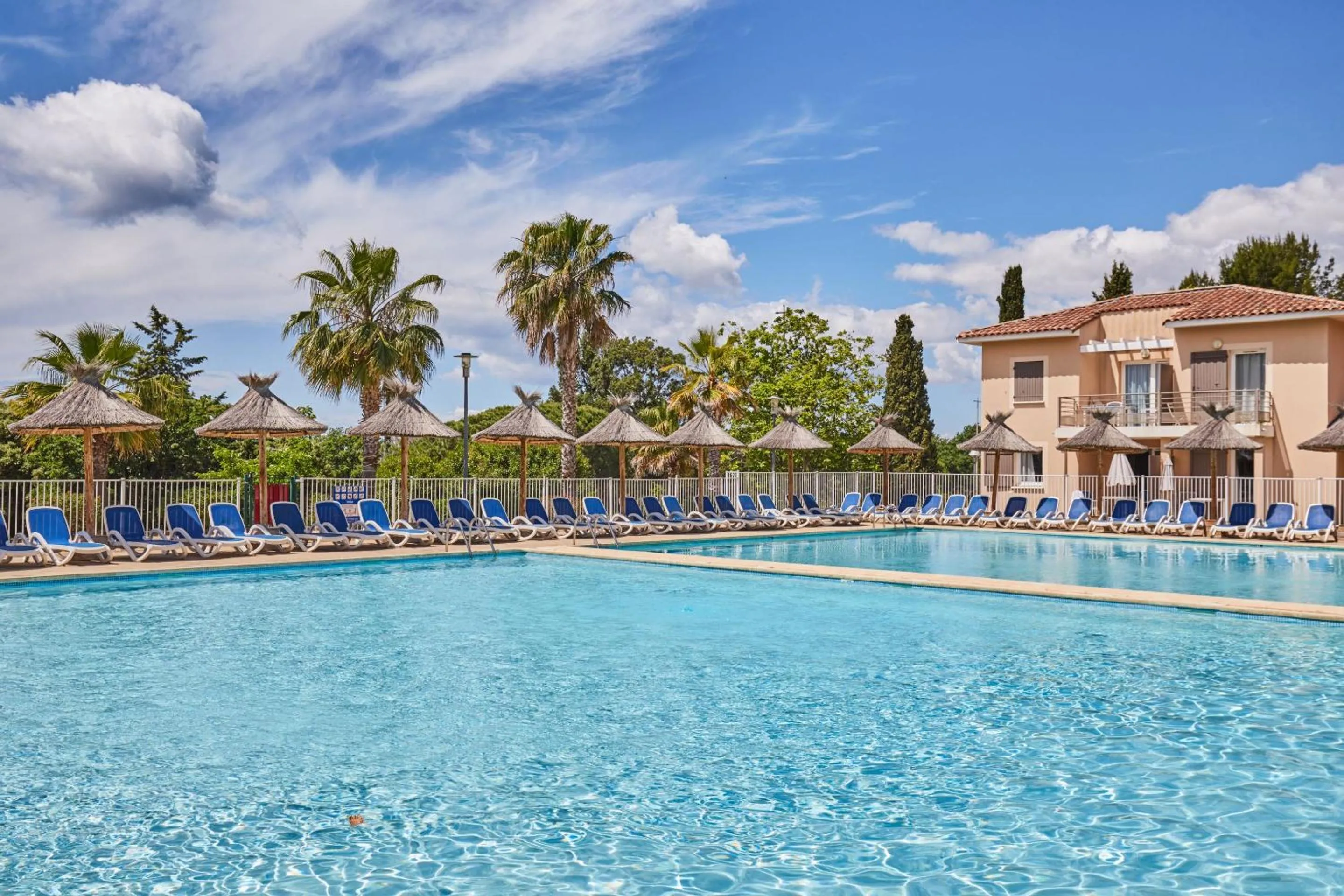 Swimming pool in Résidence Odalys Les Océanides