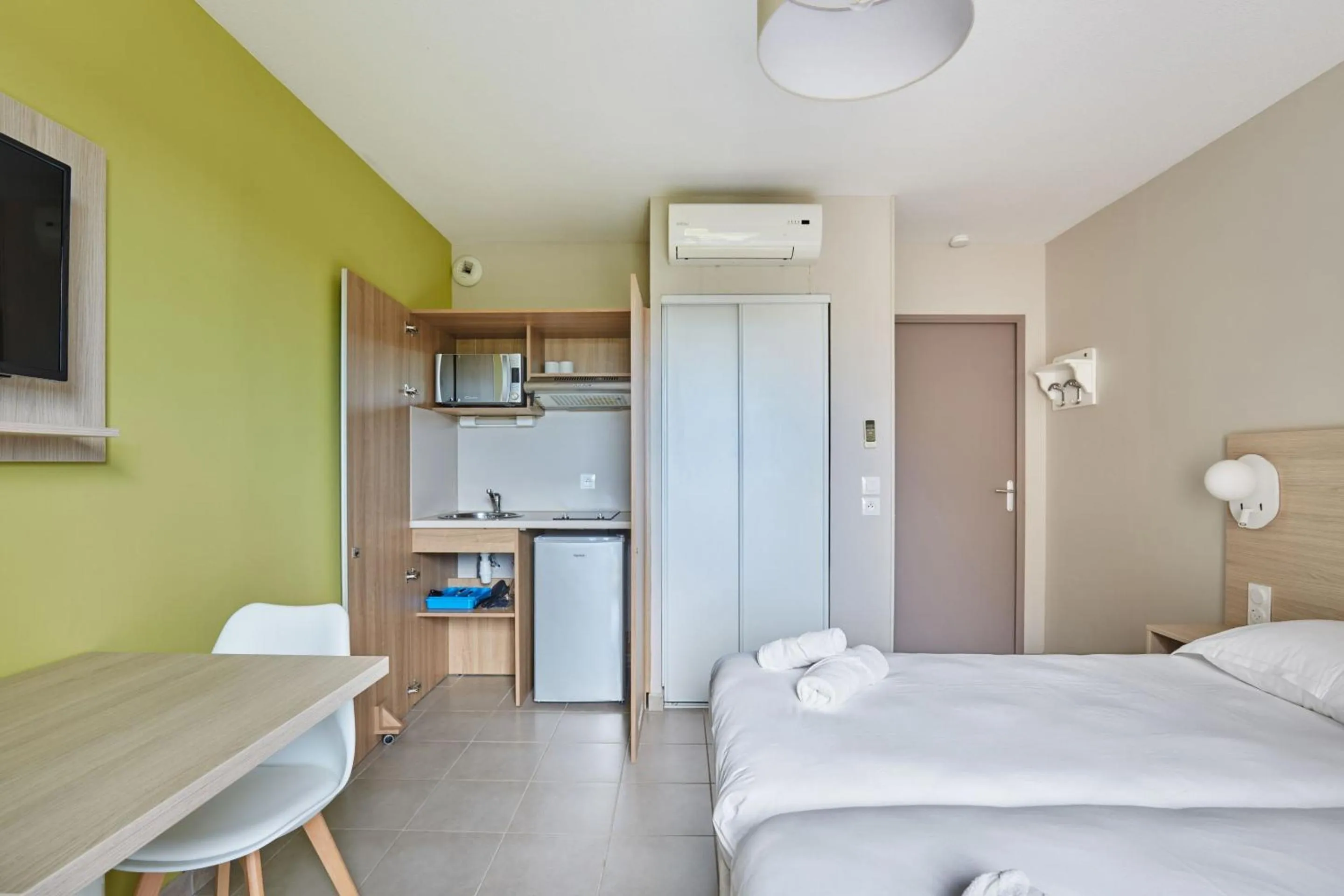 Bedroom, Bed in Résidence Odalys Les Océanides