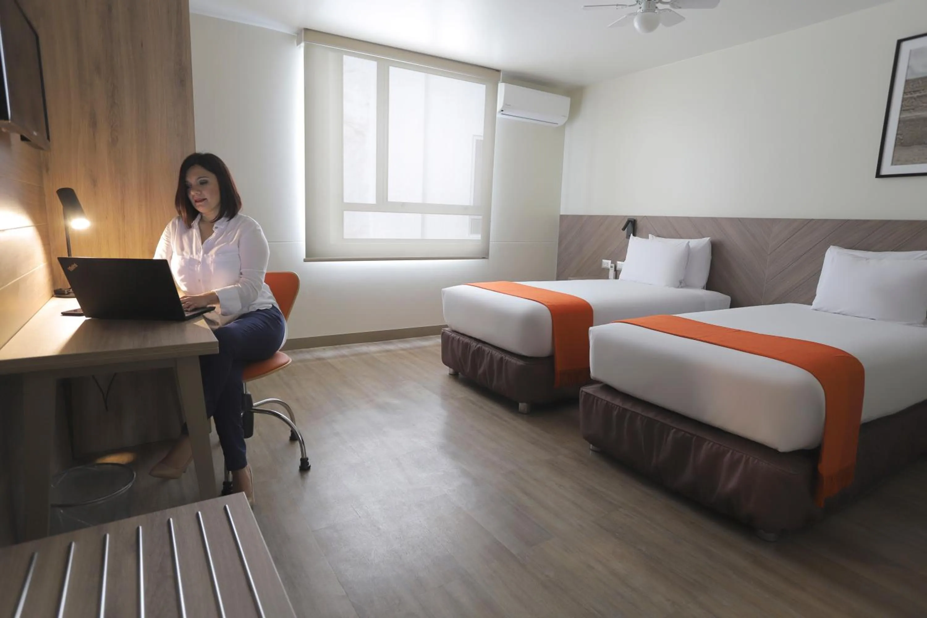 Shower, Bed in Casa Andina Standard Trujillo Plaza