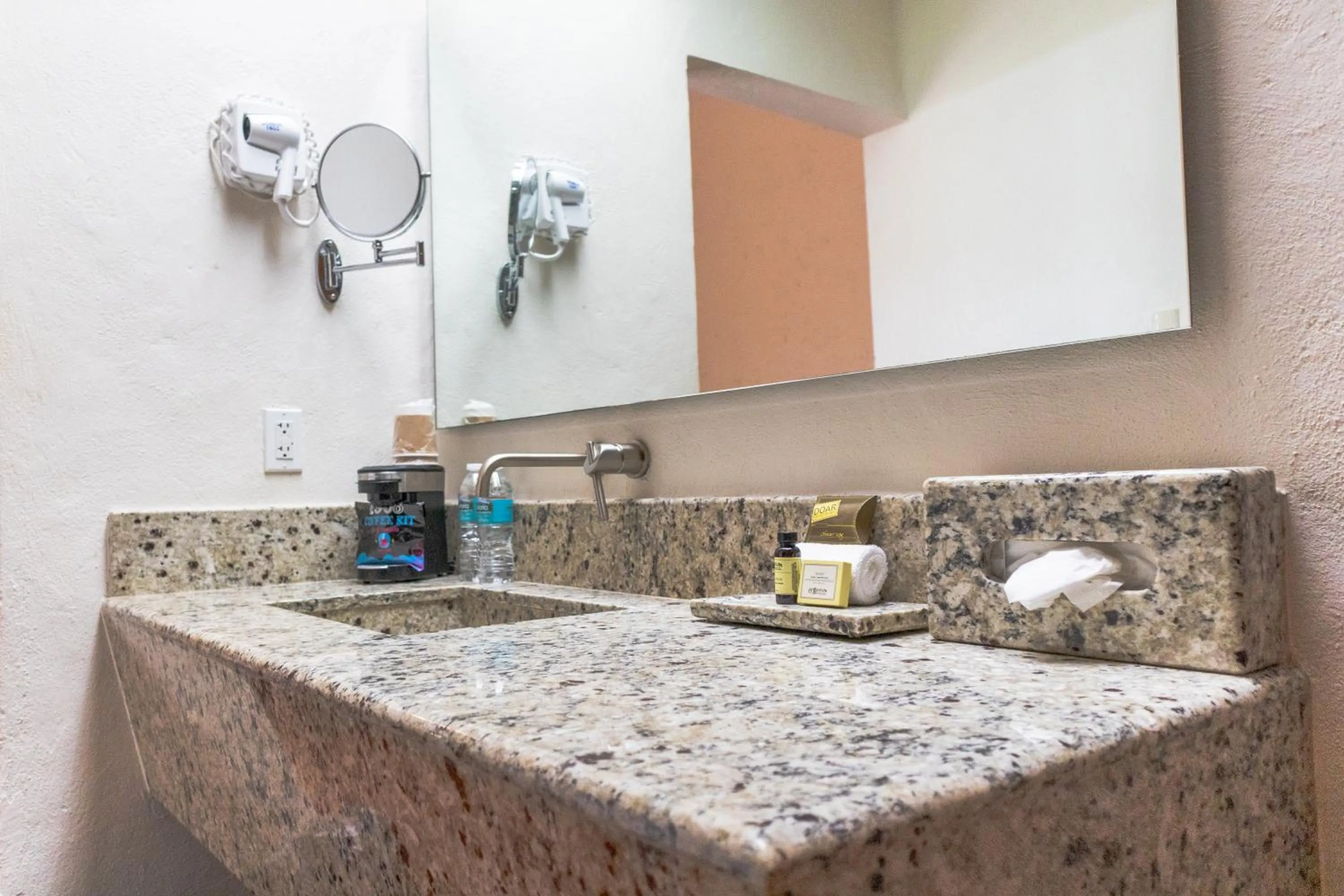 Shower in Hosteria Las Quintas Hotel Restaurante Bar