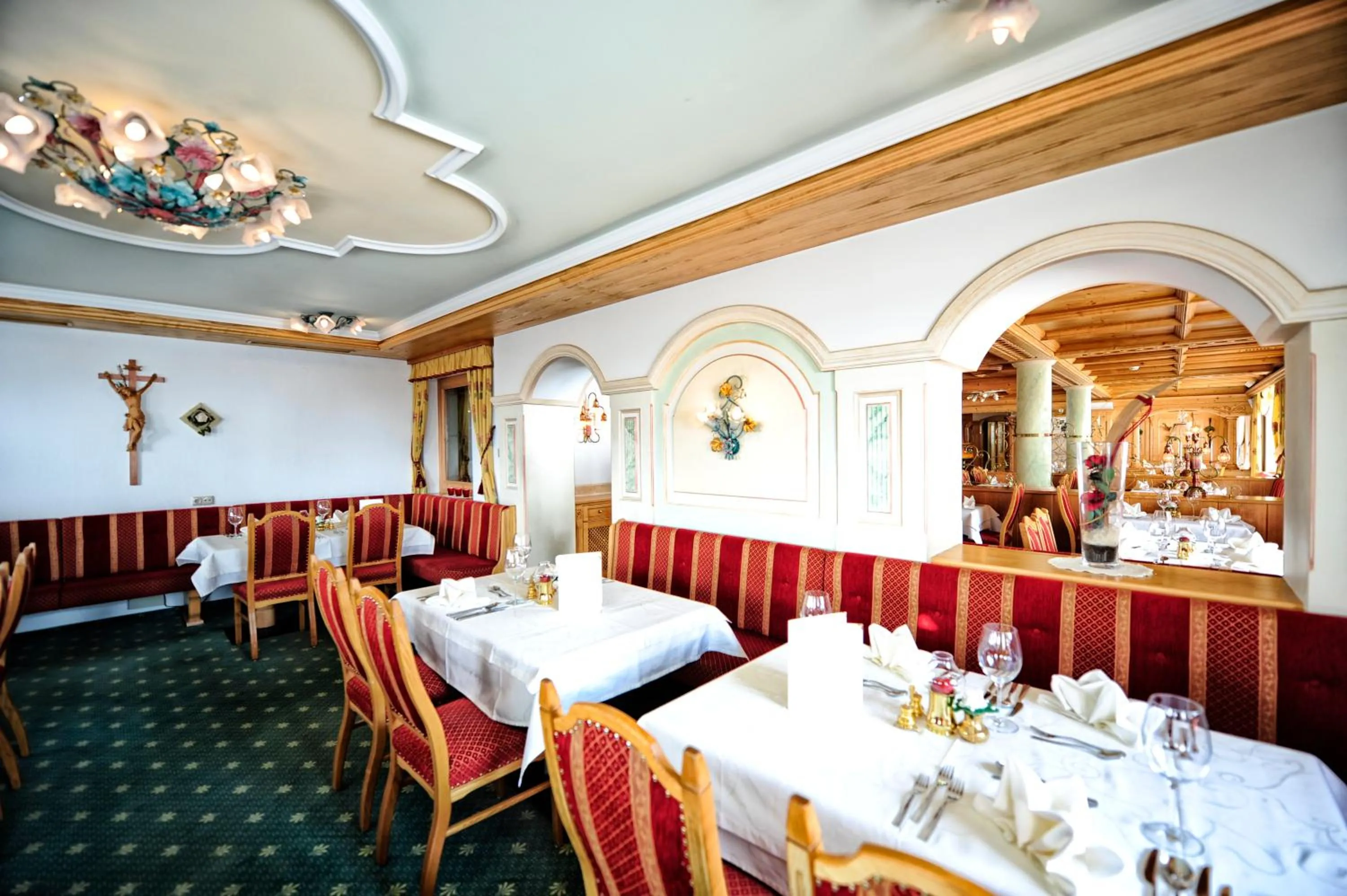 Restaurant/places to eat in Hotel Verwall