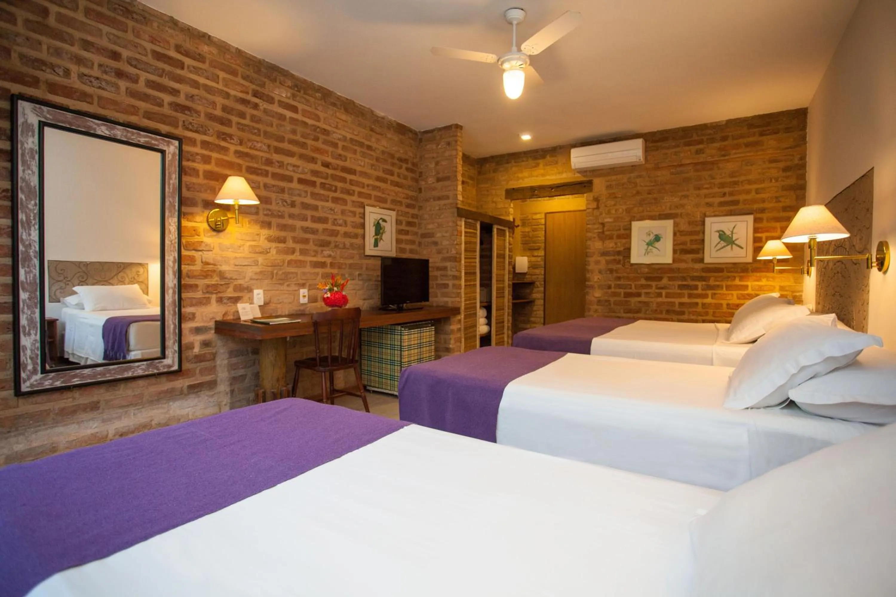 Photo of the whole room, Bed in Hotel de Lençois