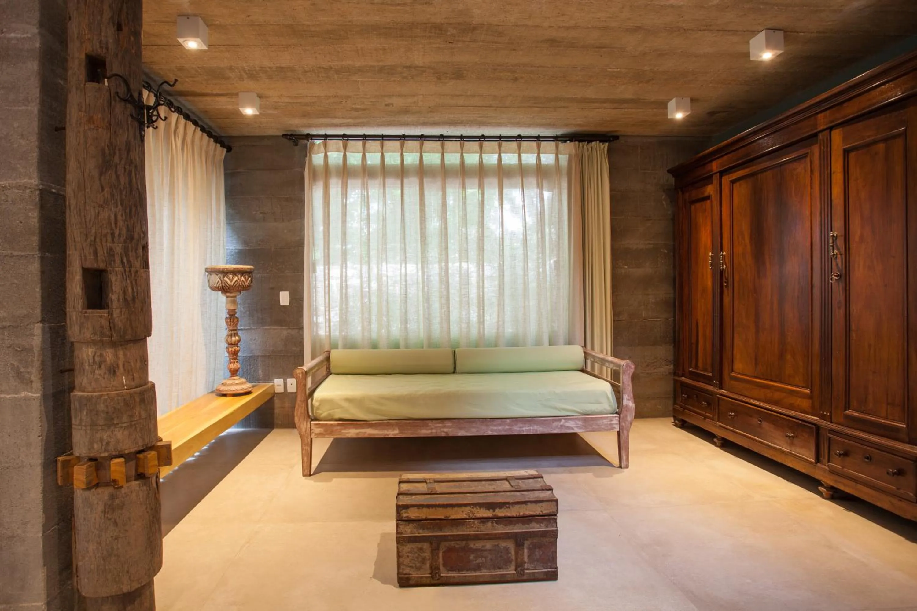 Living room, Bed in Hotel de Lençois