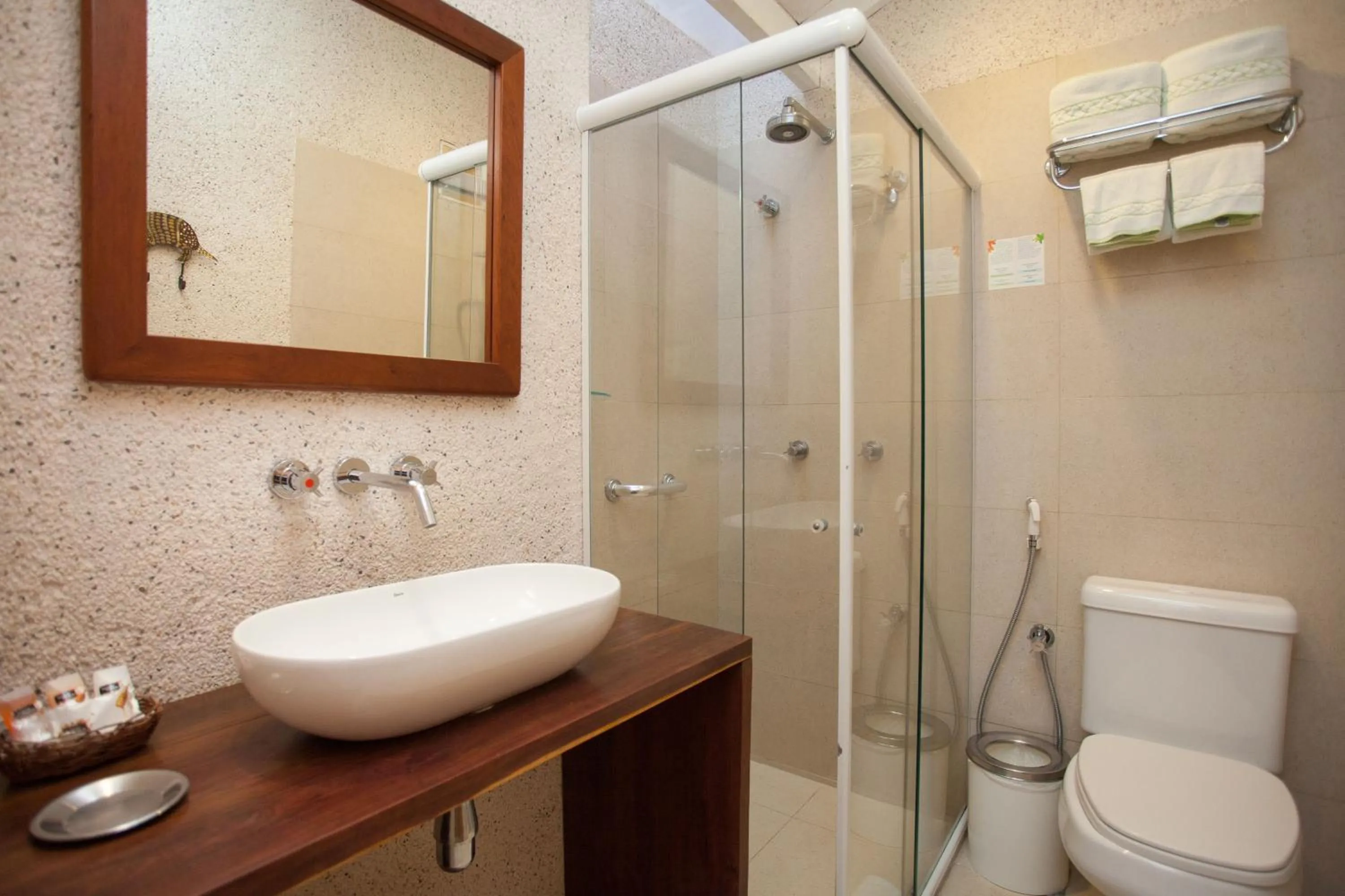 Shower in Hotel de Lençois