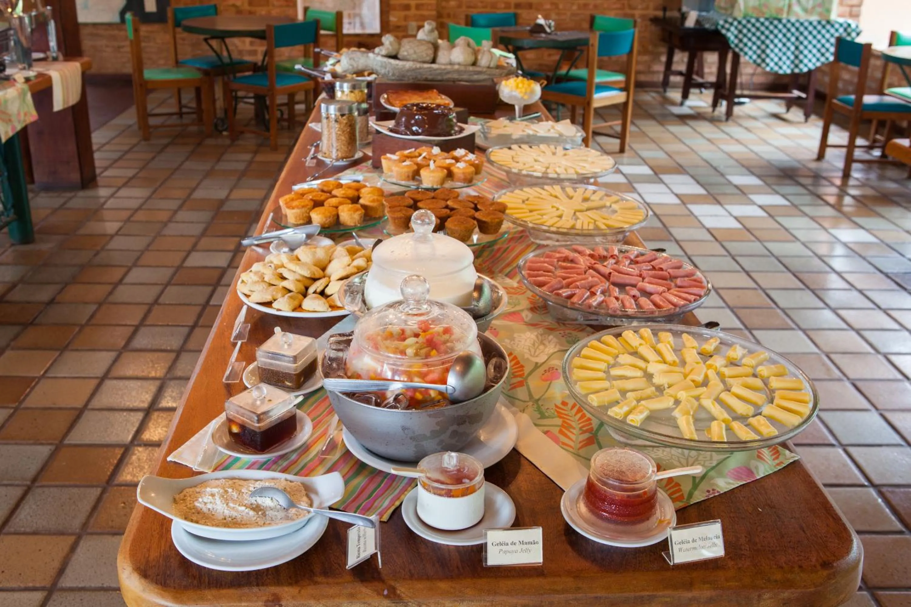 Buffet breakfast in Hotel de Lençois