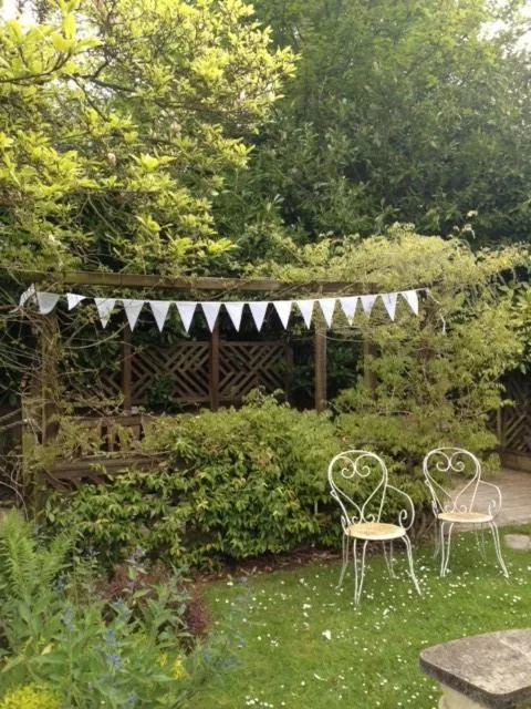 Garden in Chequers Hotel