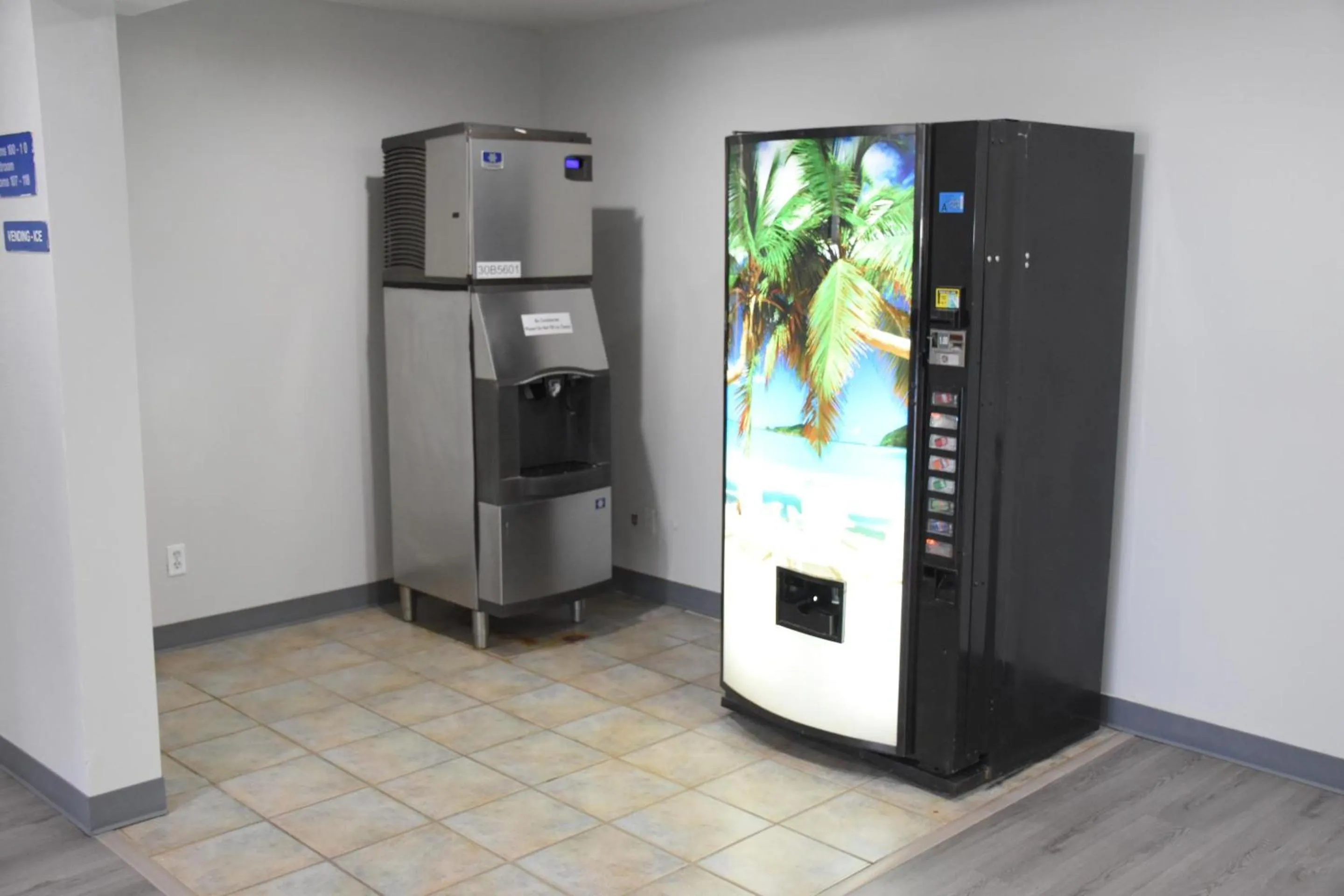 vending machine in Motel 6 Idabel, OK