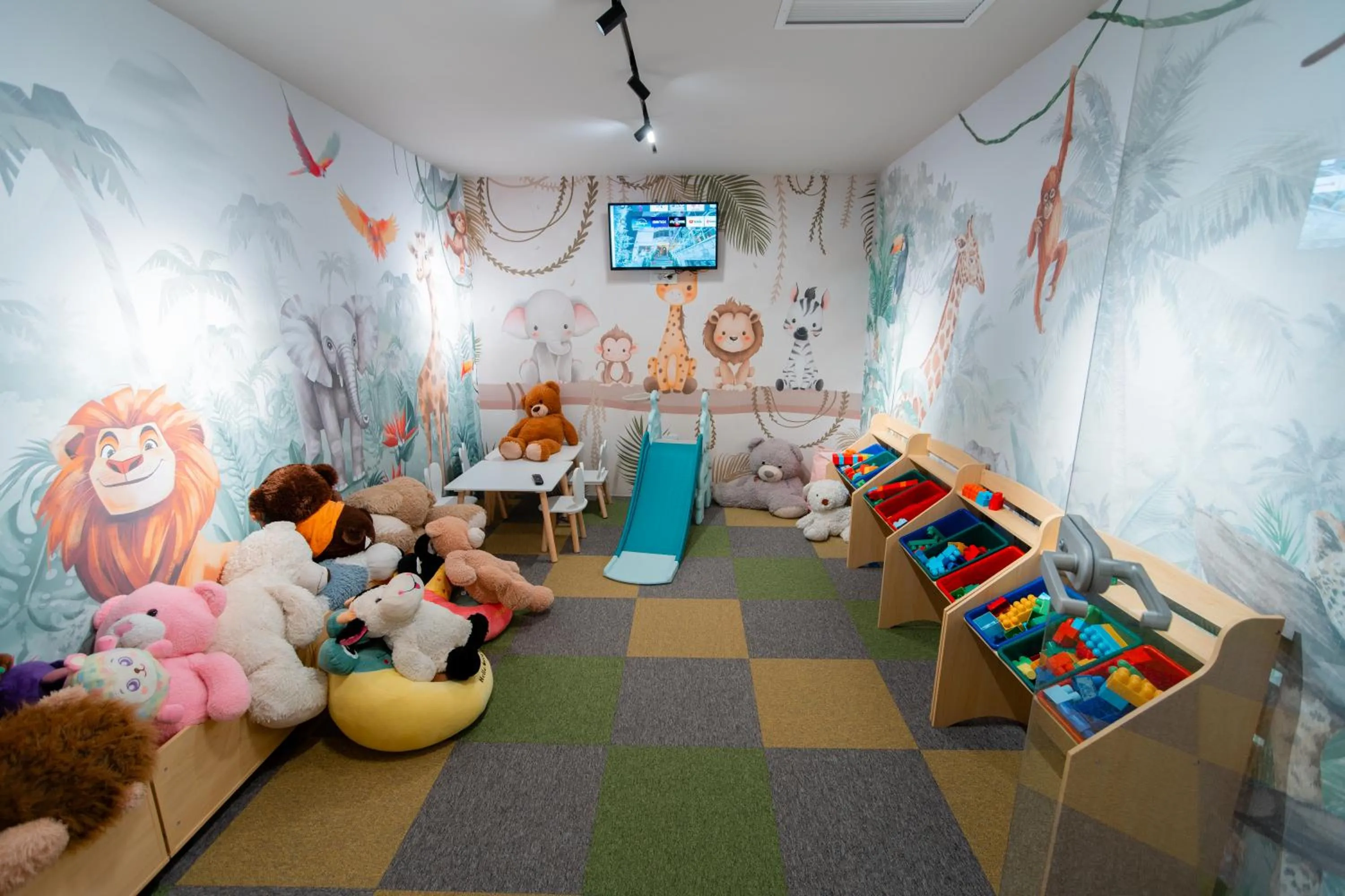 children in Hotel Dorna