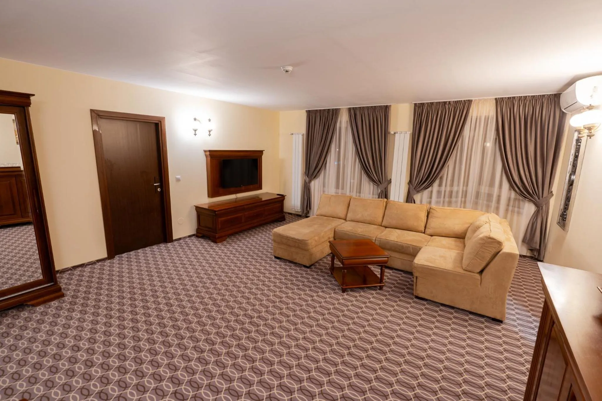 TV and multimedia in Hotel Dorna