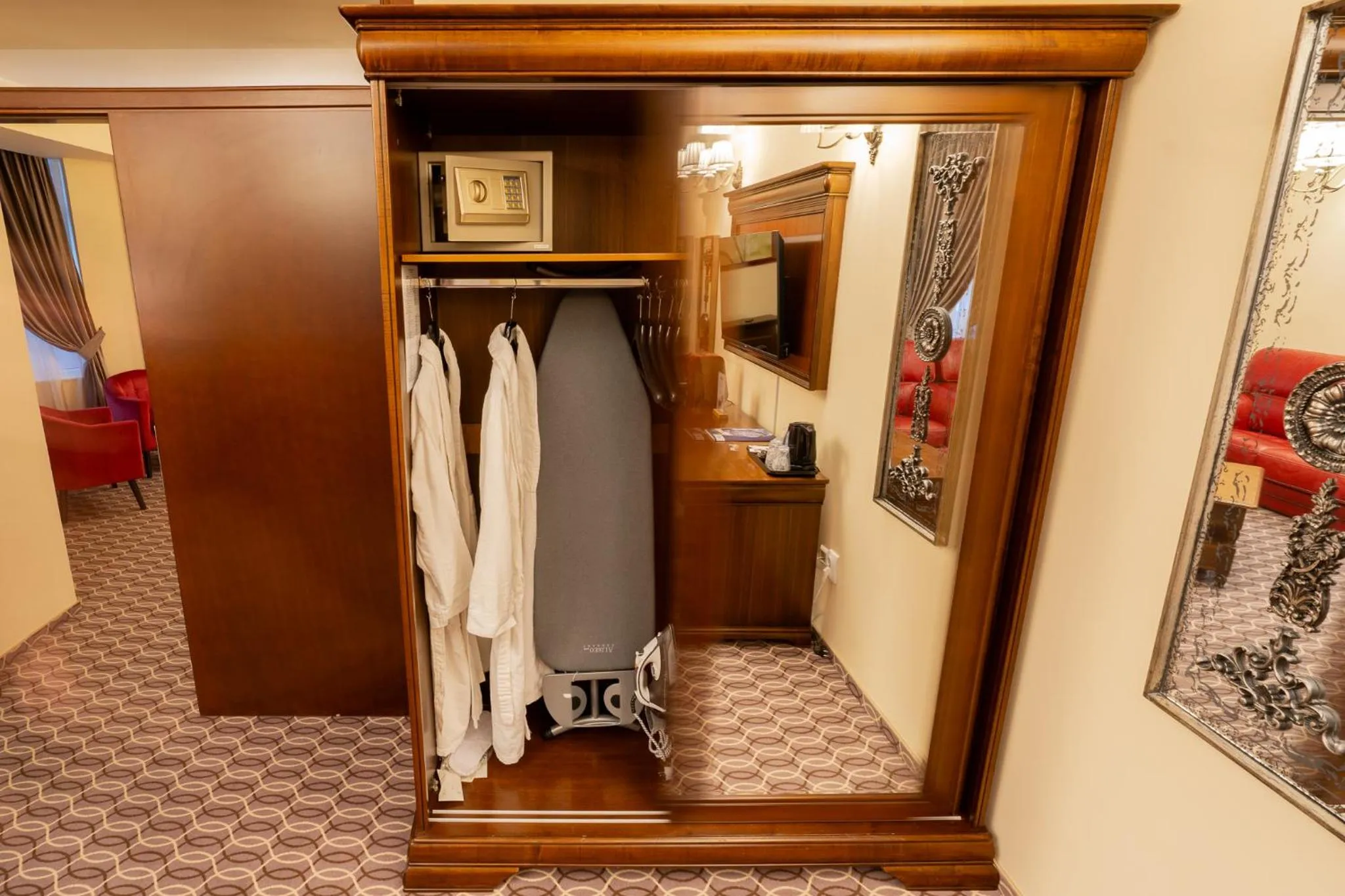 microwave in Hotel Dorna