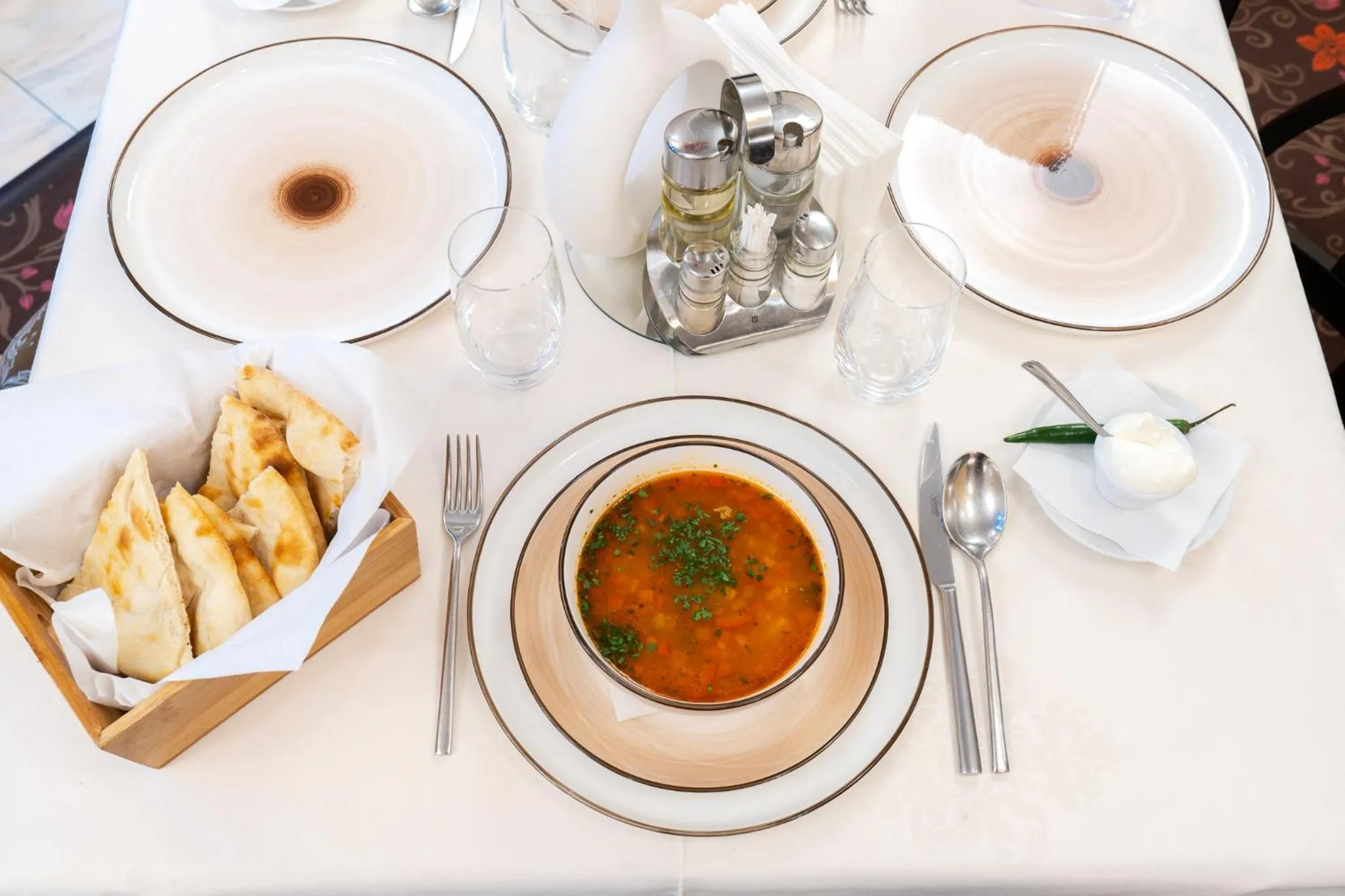 Restaurant/places to eat in Hotel Dorna