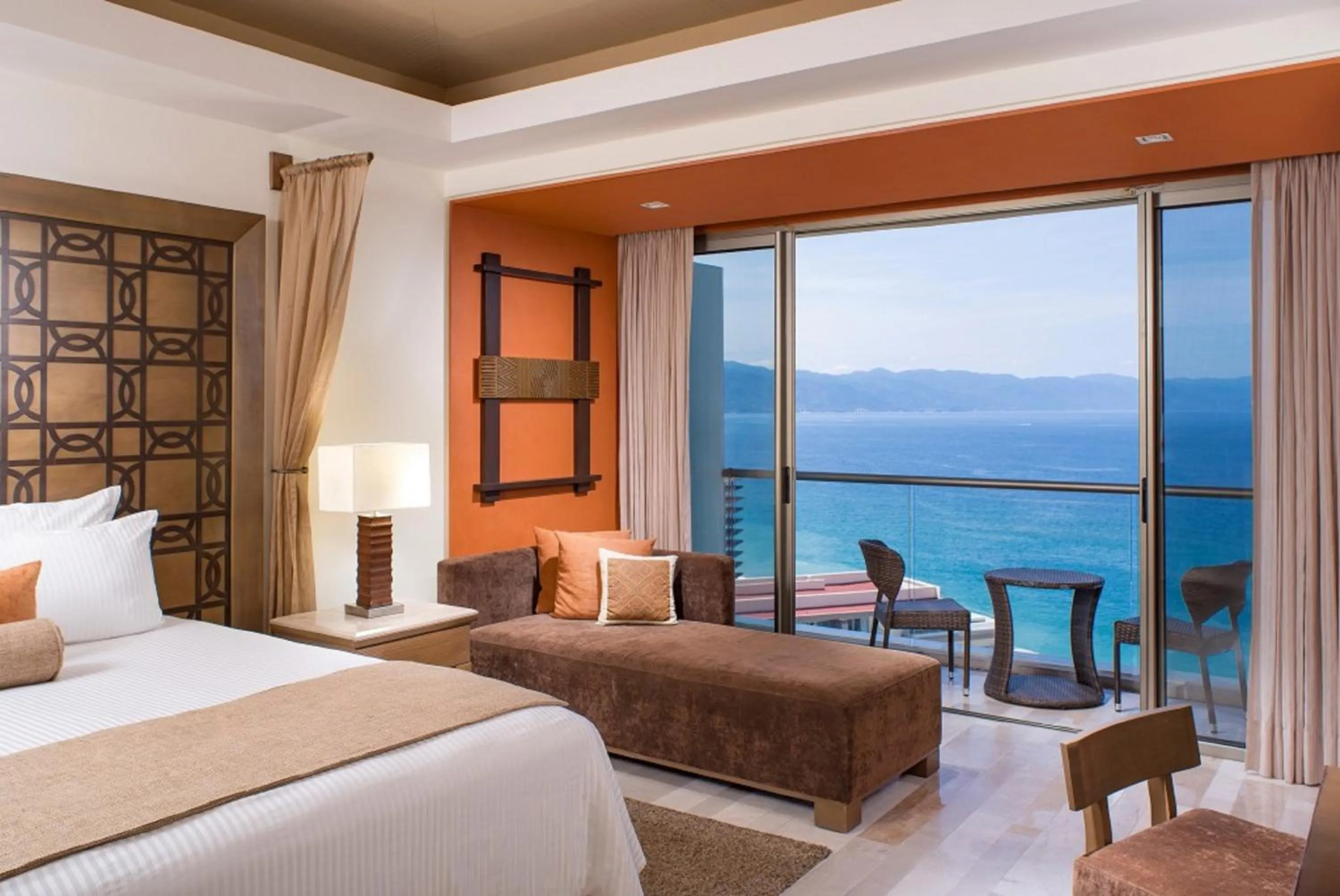 Sea view, Bed in Dreams Vallarta Bay Resorts & Spa - All Inclusive