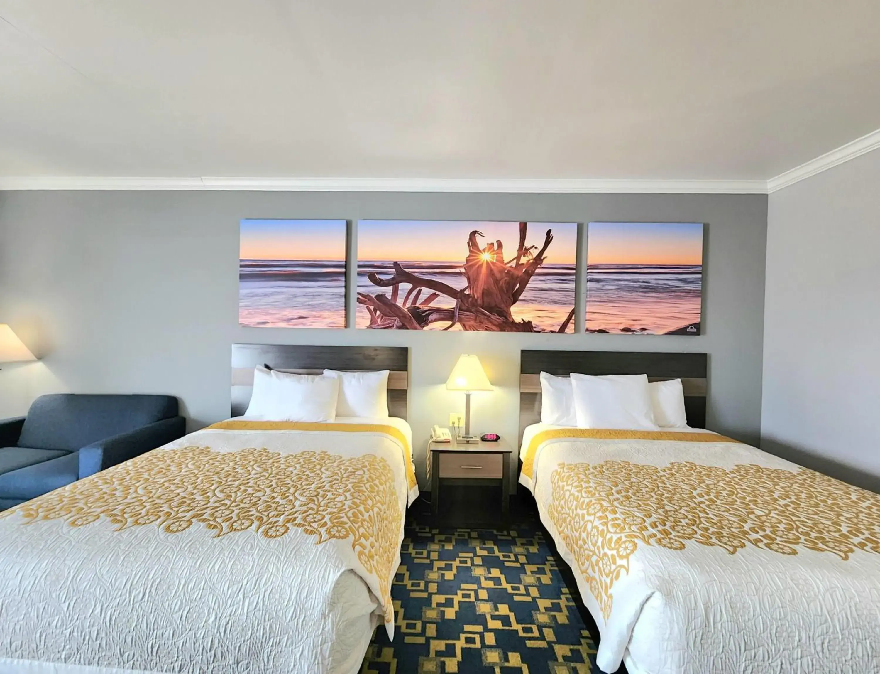 Queen Room with Two Queen Beds - single occupancy - Non-Smoking in Days Inn by Wyndham Robstown Queen Room with Two Queen Beds - single occupancy - Non-Smoking in Days Inn by Wyndham Robstown