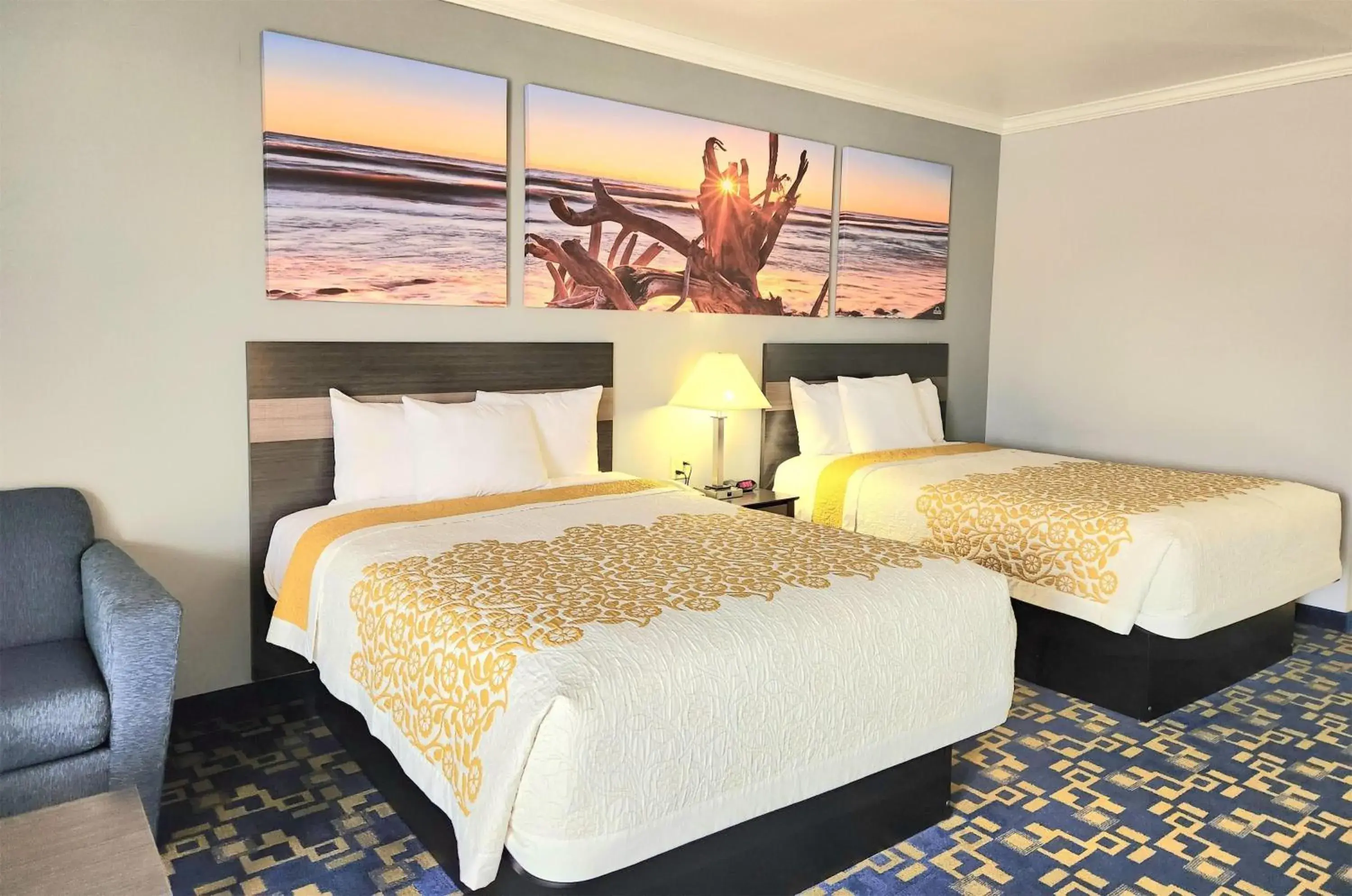 Queen Room with Two Queen Beds - single occupancy - Smoking in Days Inn by Wyndham Robstown Queen Room with Two Queen Beds - single occupancy - Smoking in Days Inn by Wyndham Robstown
