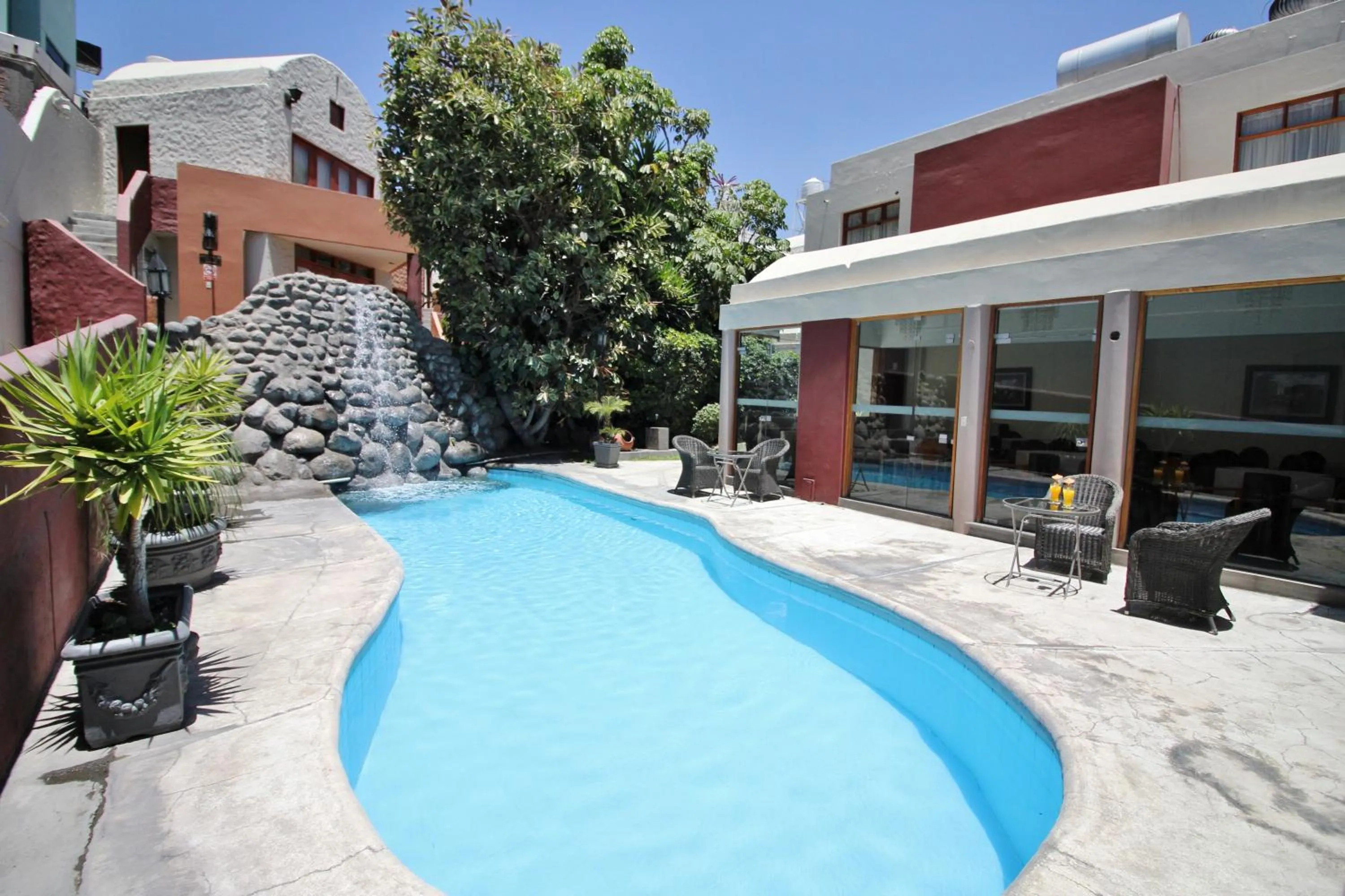 Swimming pool in La Maison d'Elise