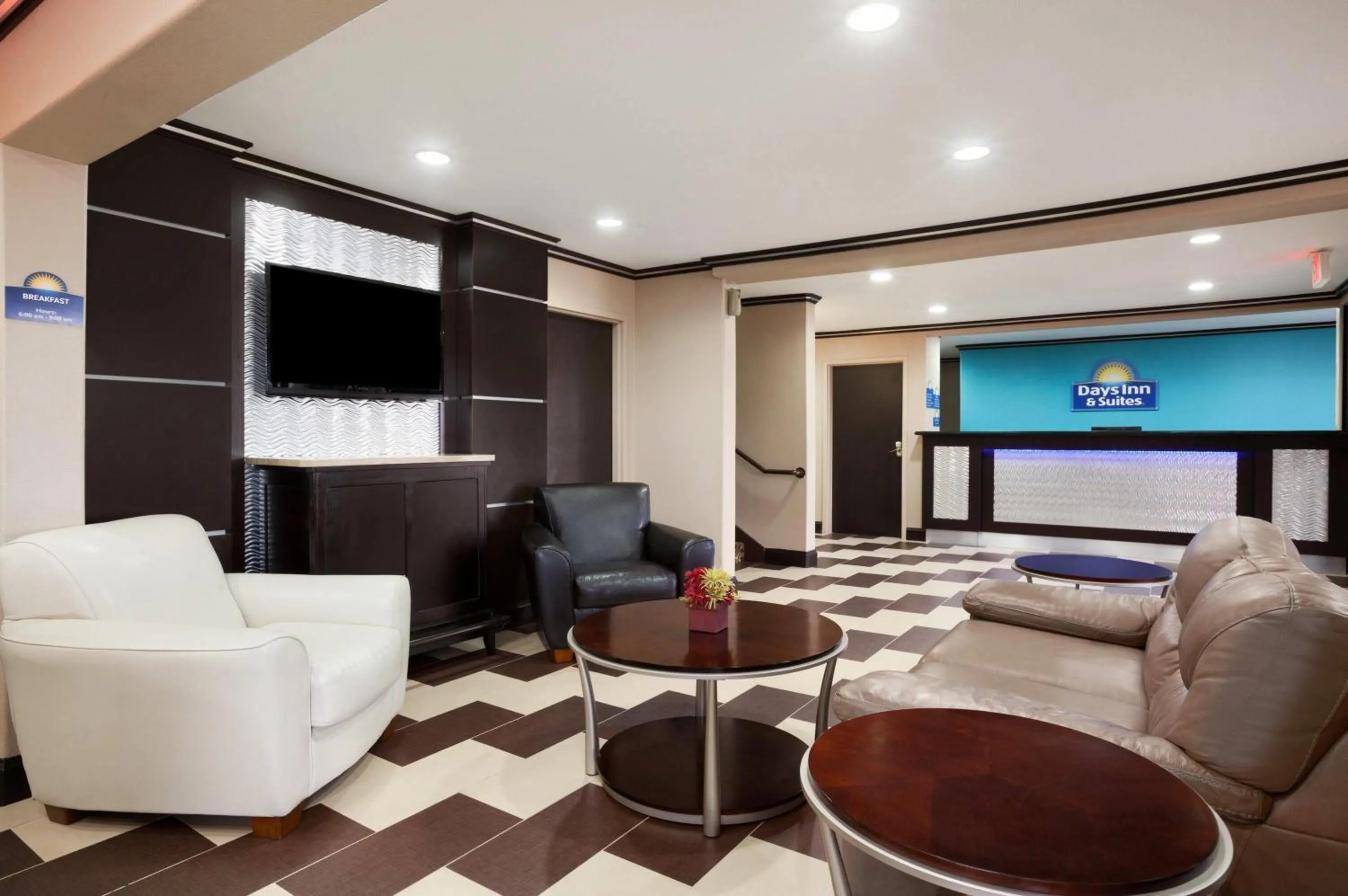 Lobby or reception in Days Inn & Suites by Wyndham Conroe North