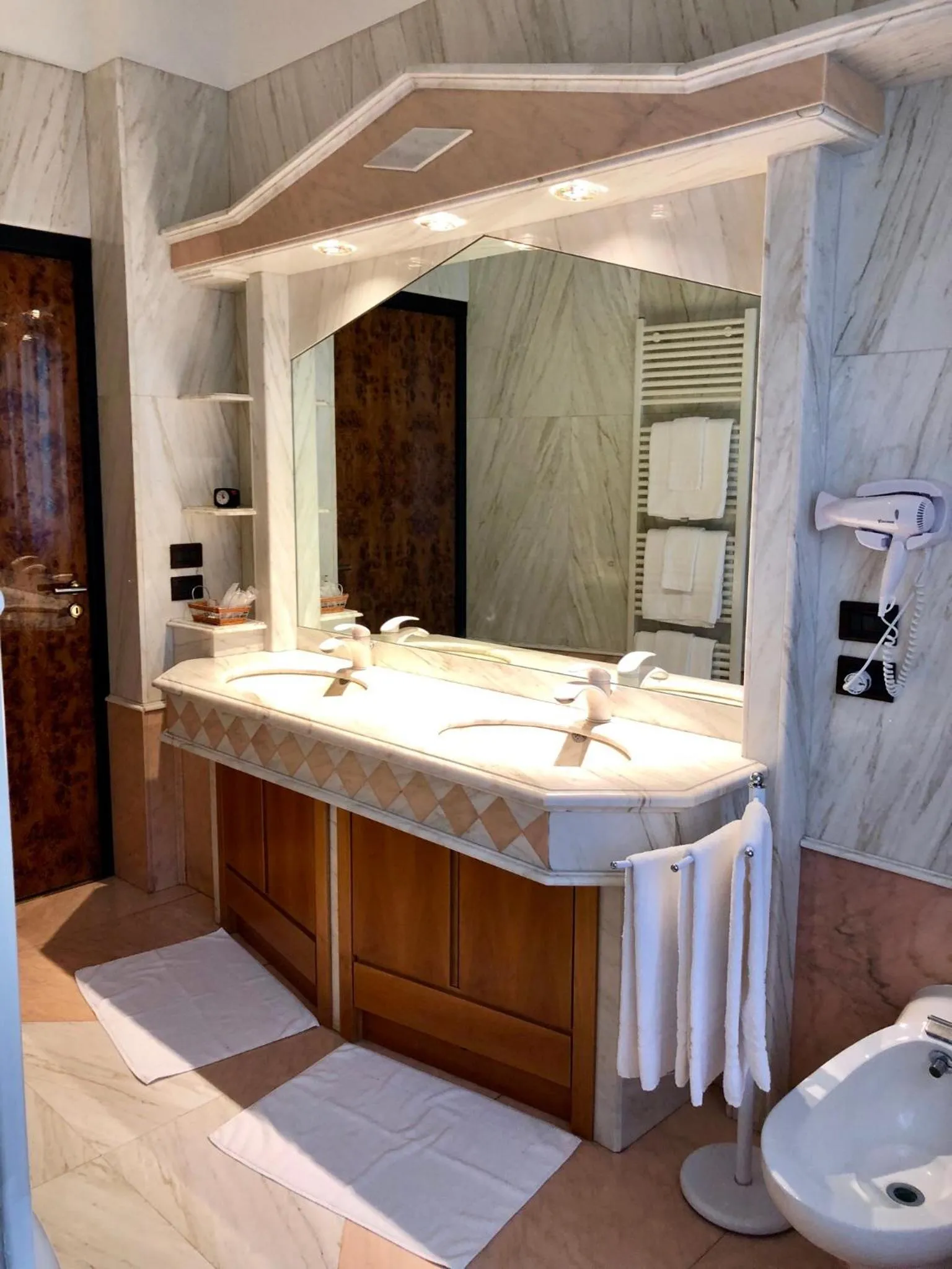 Bathroom in B&B Family First