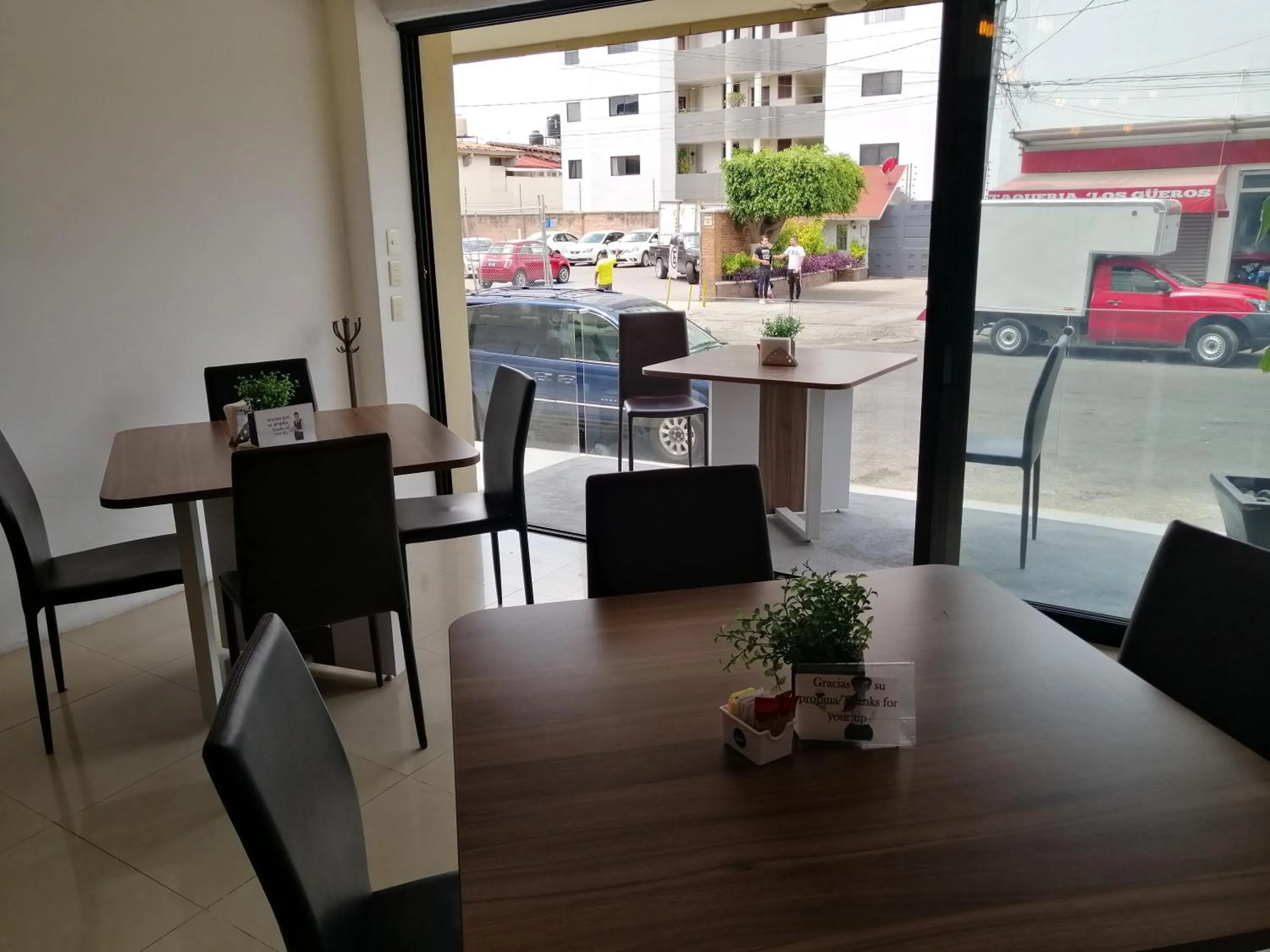 Restaurant/places to eat in Hotel Campestre Inn