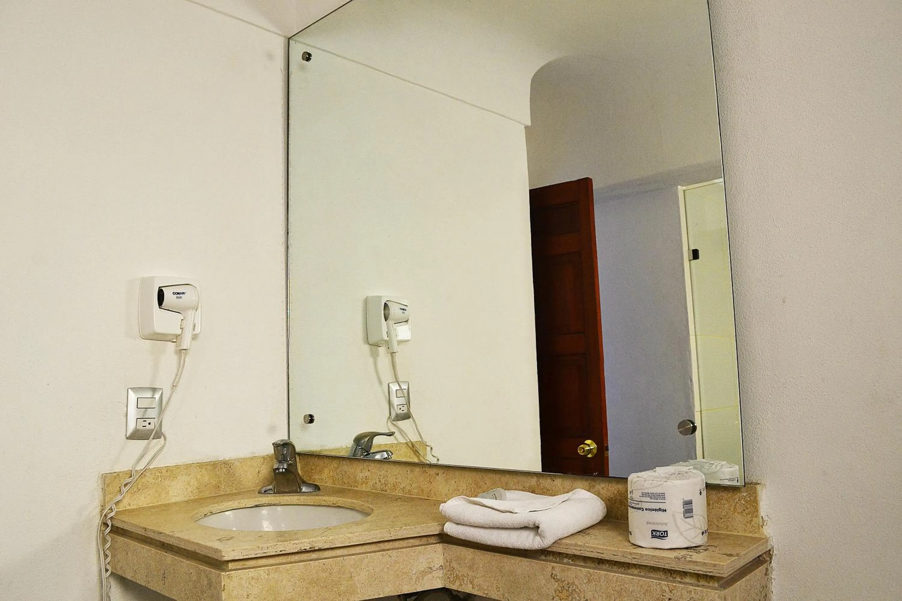 Bathroom in Hotel Campestre Inn