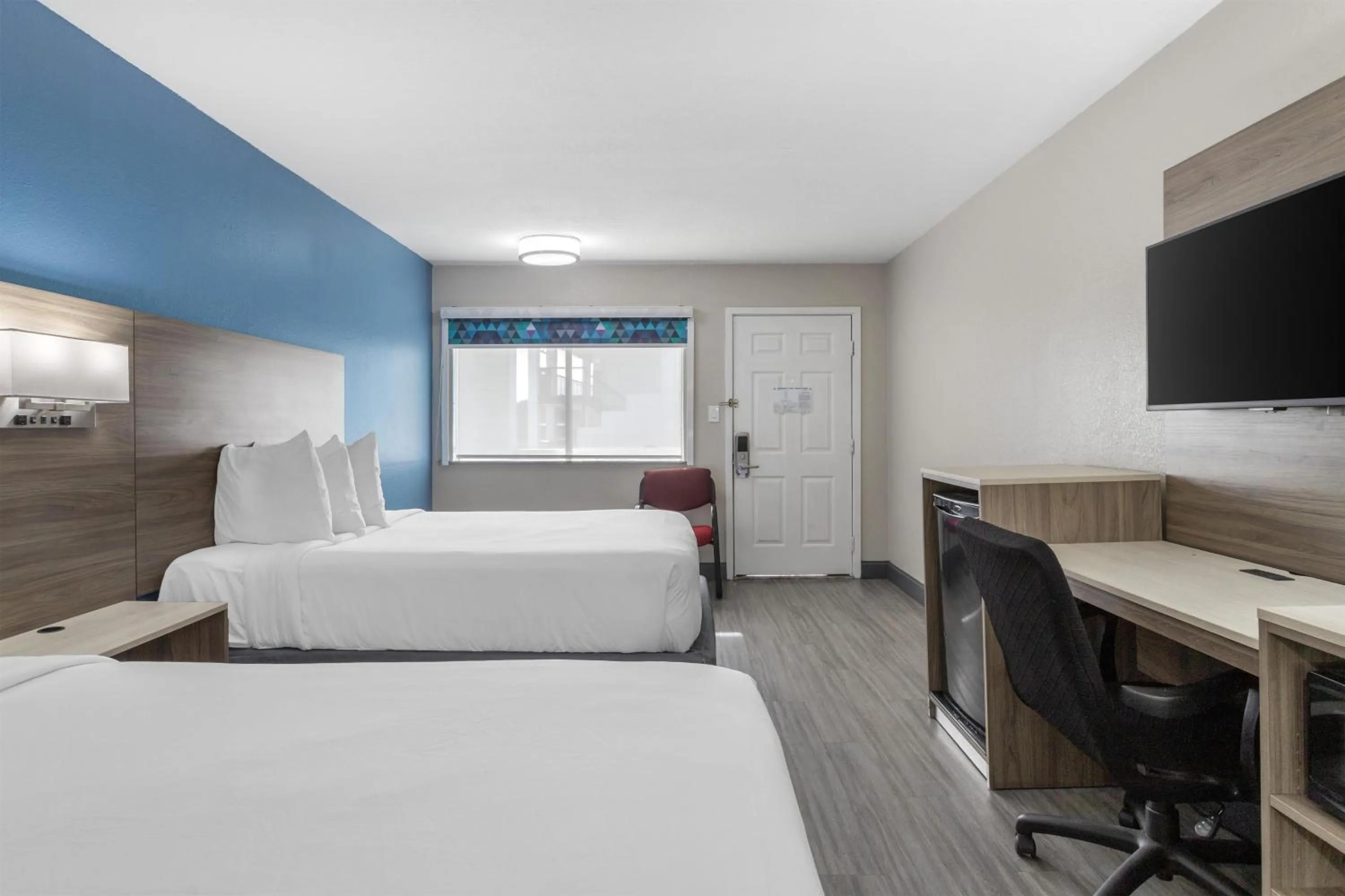 Bedroom, Bed in SureStay Hotel by Best Western Spring North Houston