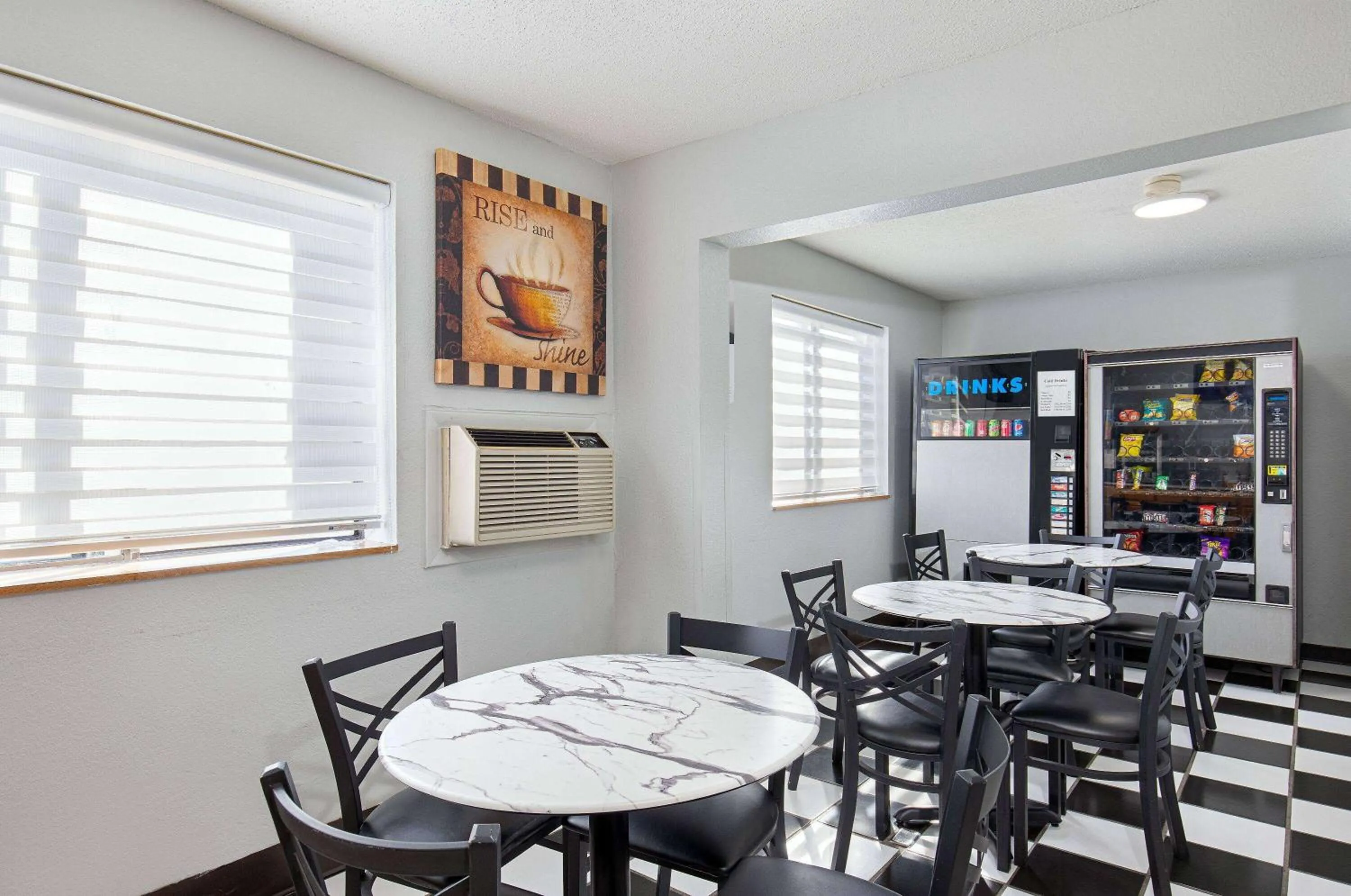 Breakfast in Super 8 by Wyndham Johnson City