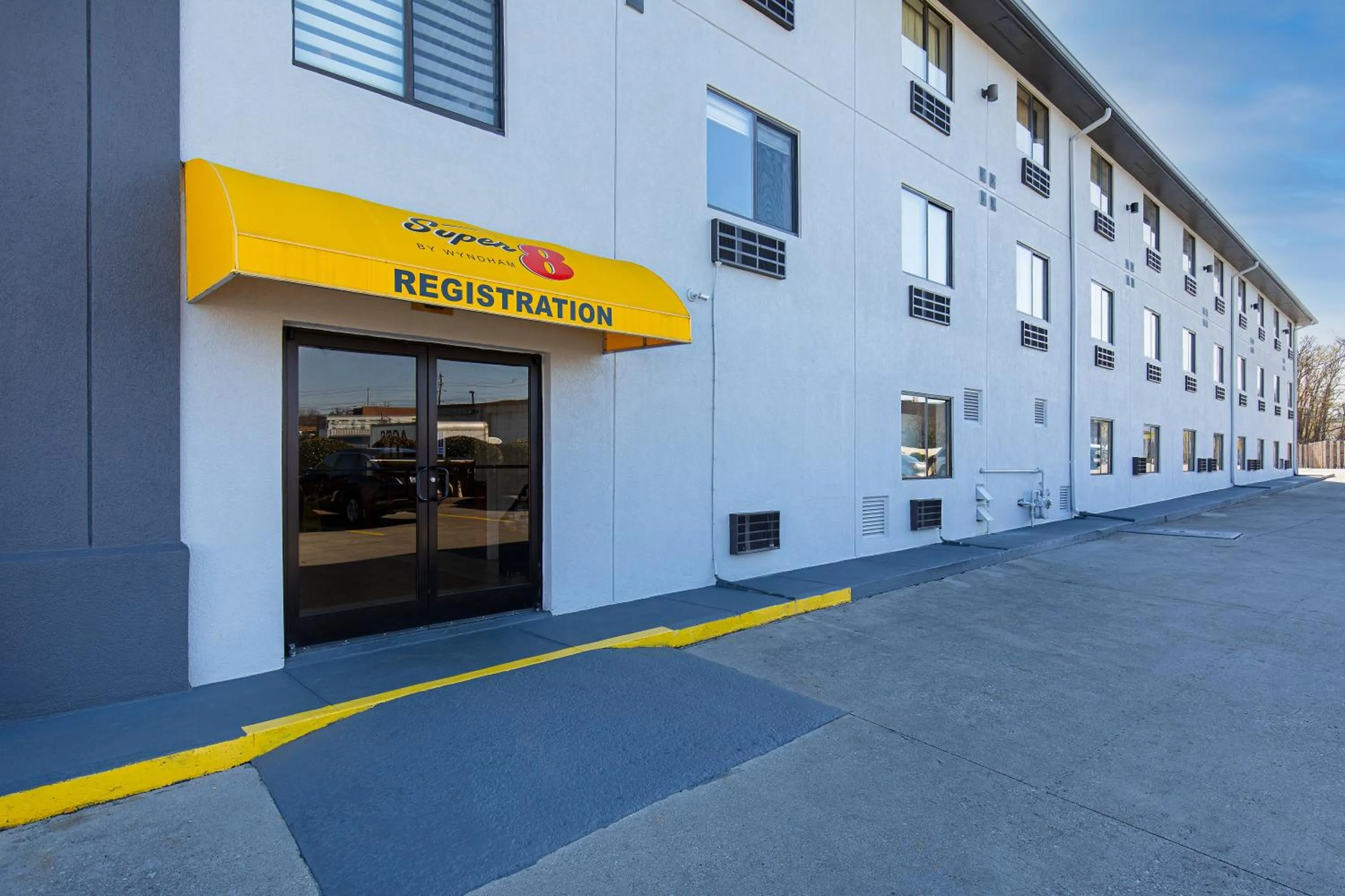 Property building in Super 8 by Wyndham Johnson City