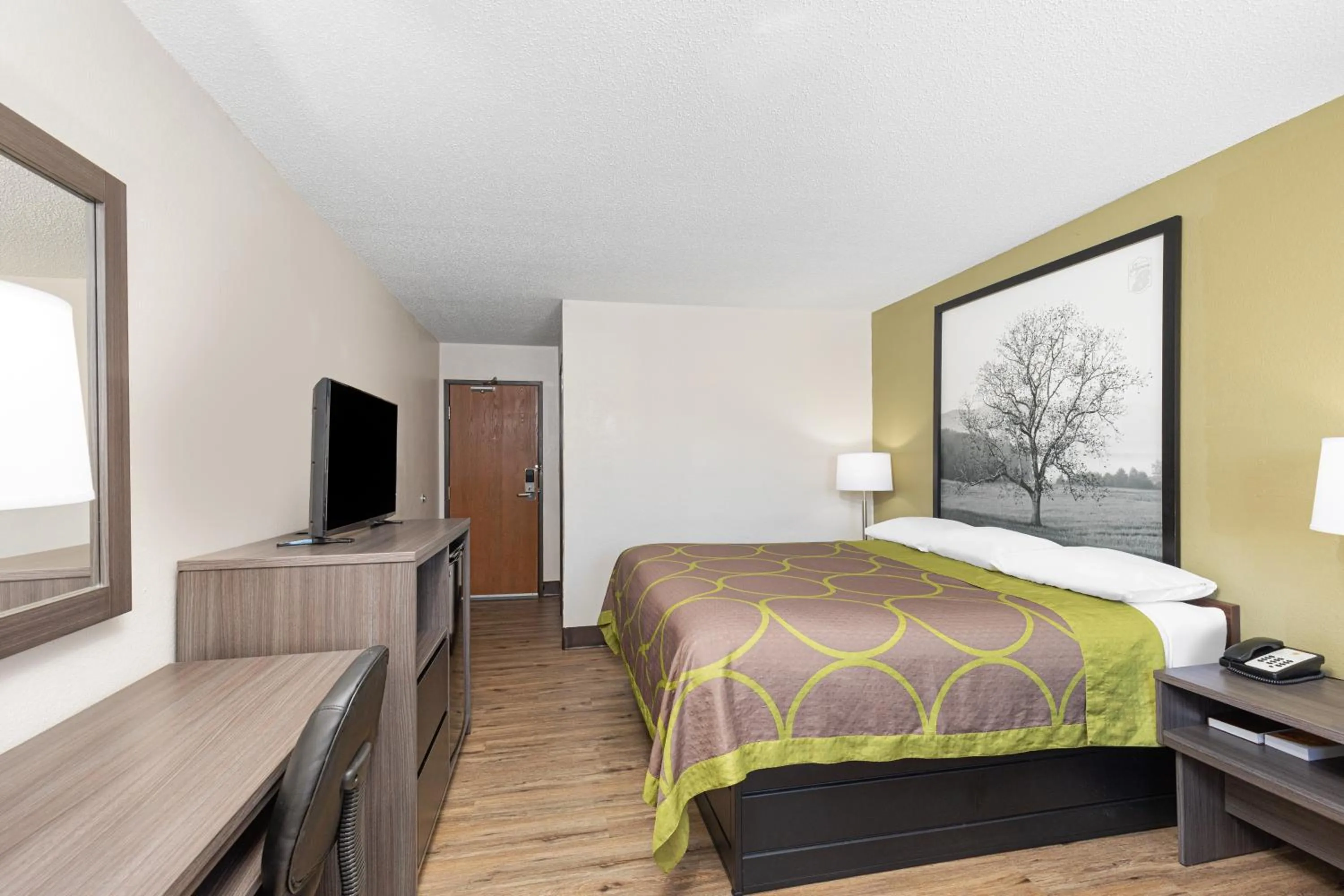 Bedroom, Bed in Super 8 by Wyndham Johnson City